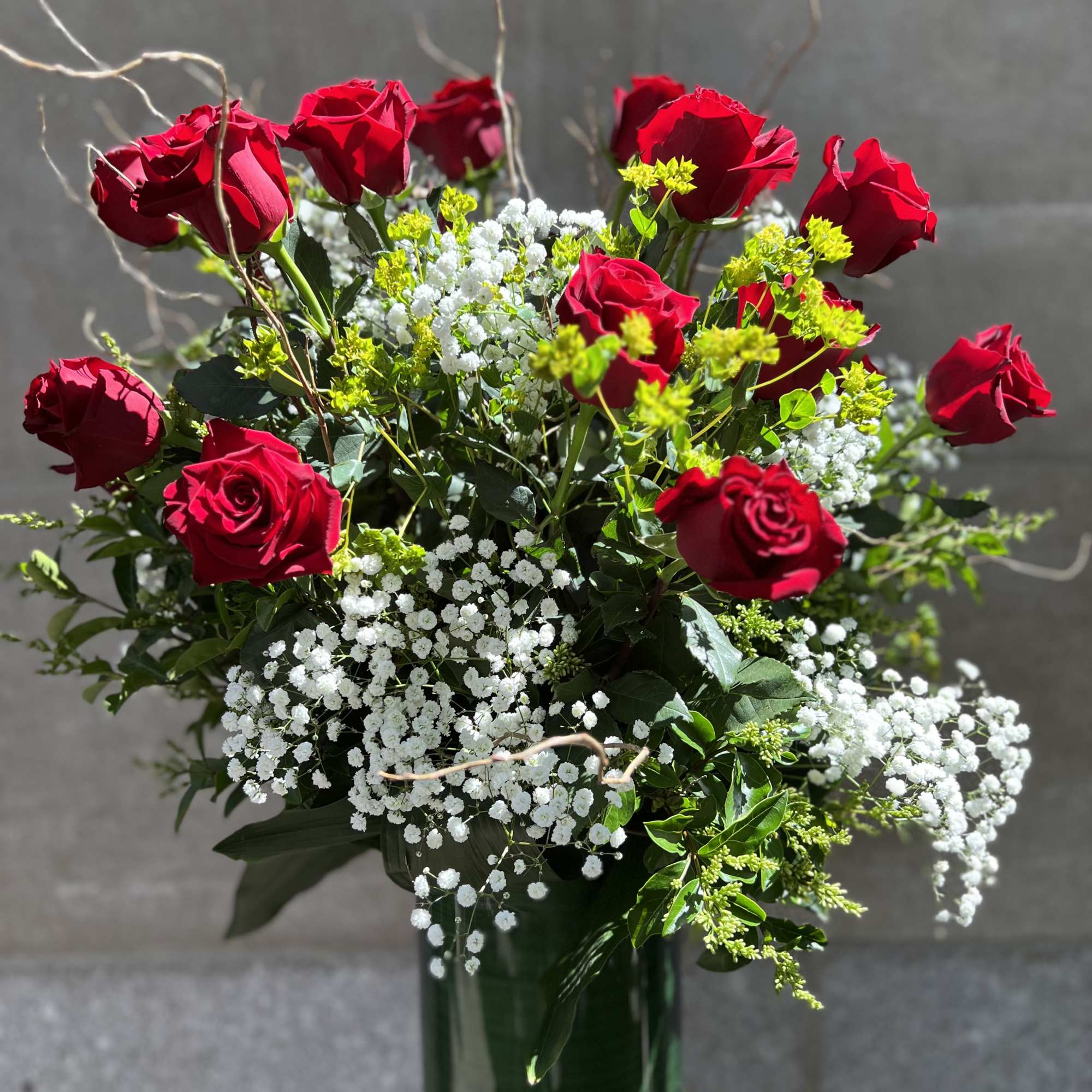 We are pleased to highlight our exquisite collection of long-stemmed roses, expertly, photo 6 of 9