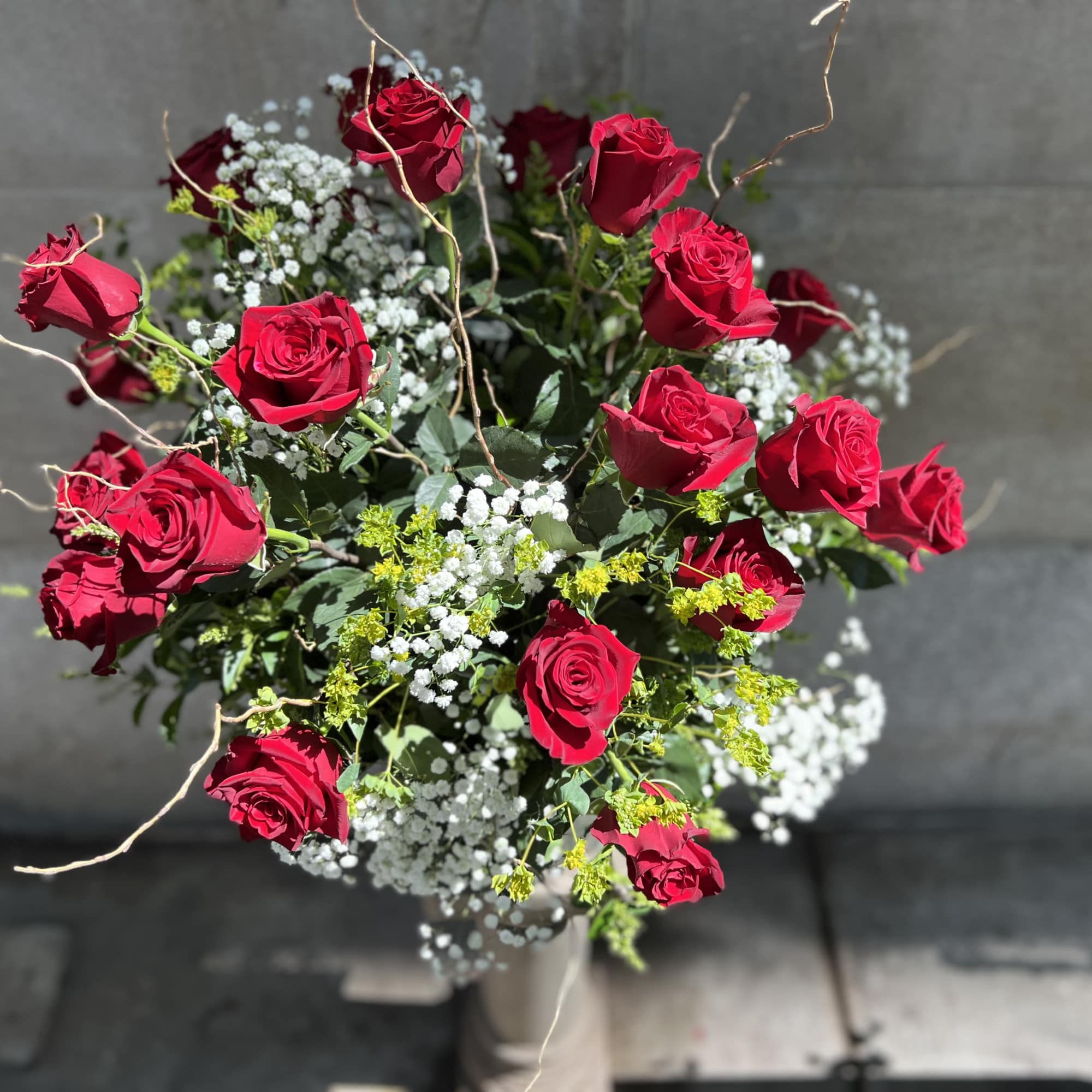 We are pleased to highlight our exquisite collection of long-stemmed roses, expertly, photo 2 of 9