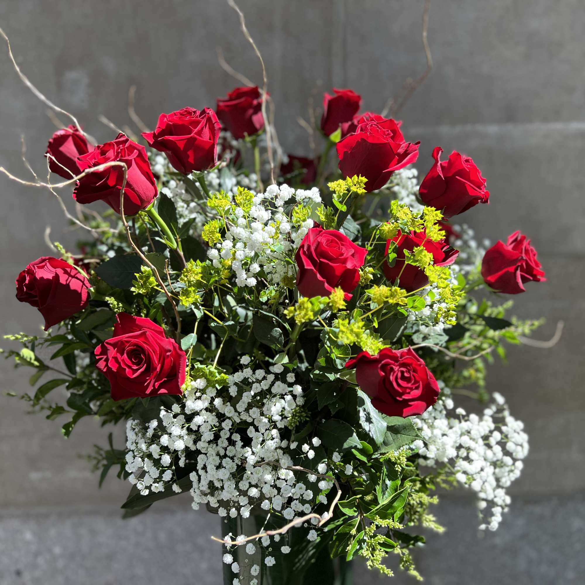 We are pleased to highlight our exquisite collection of long-stemmed roses, expertly, photo 7 of 9