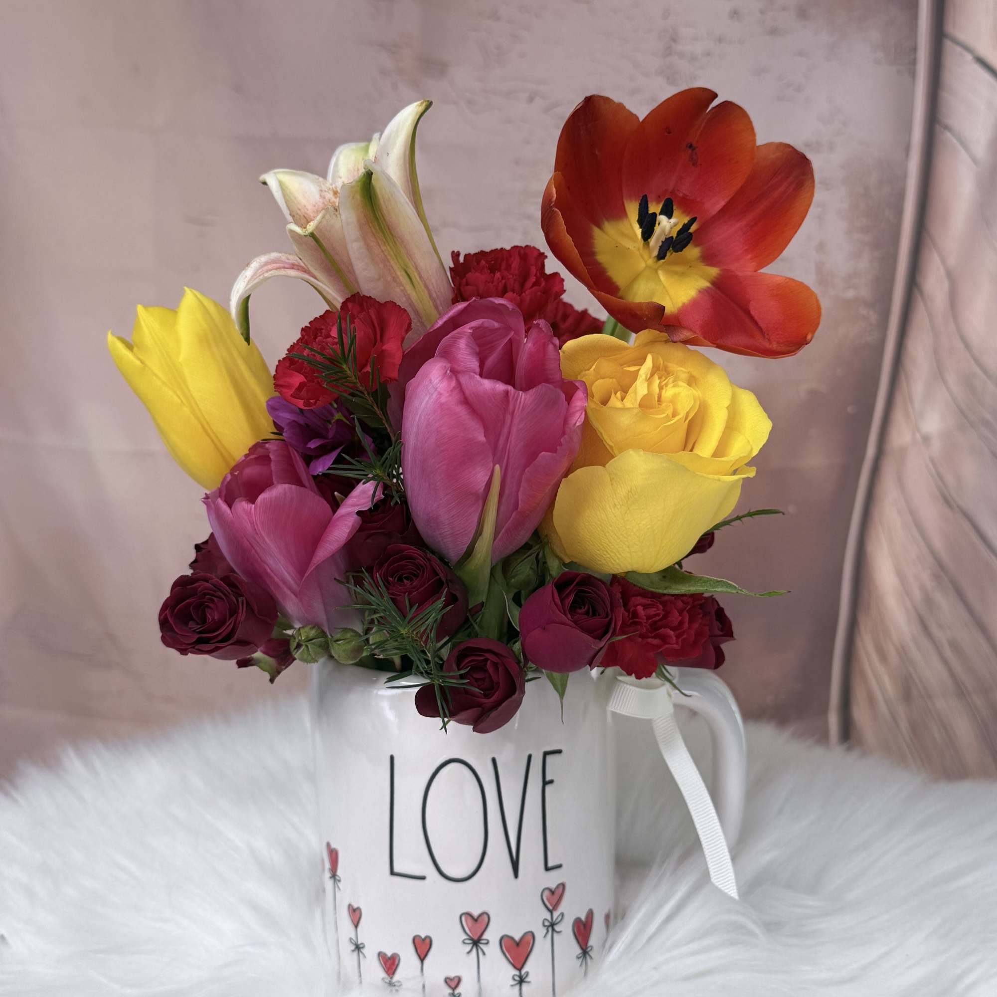  A romantic and delicate floral arrangement presented in a charming LOVE, photo 2 of 4
