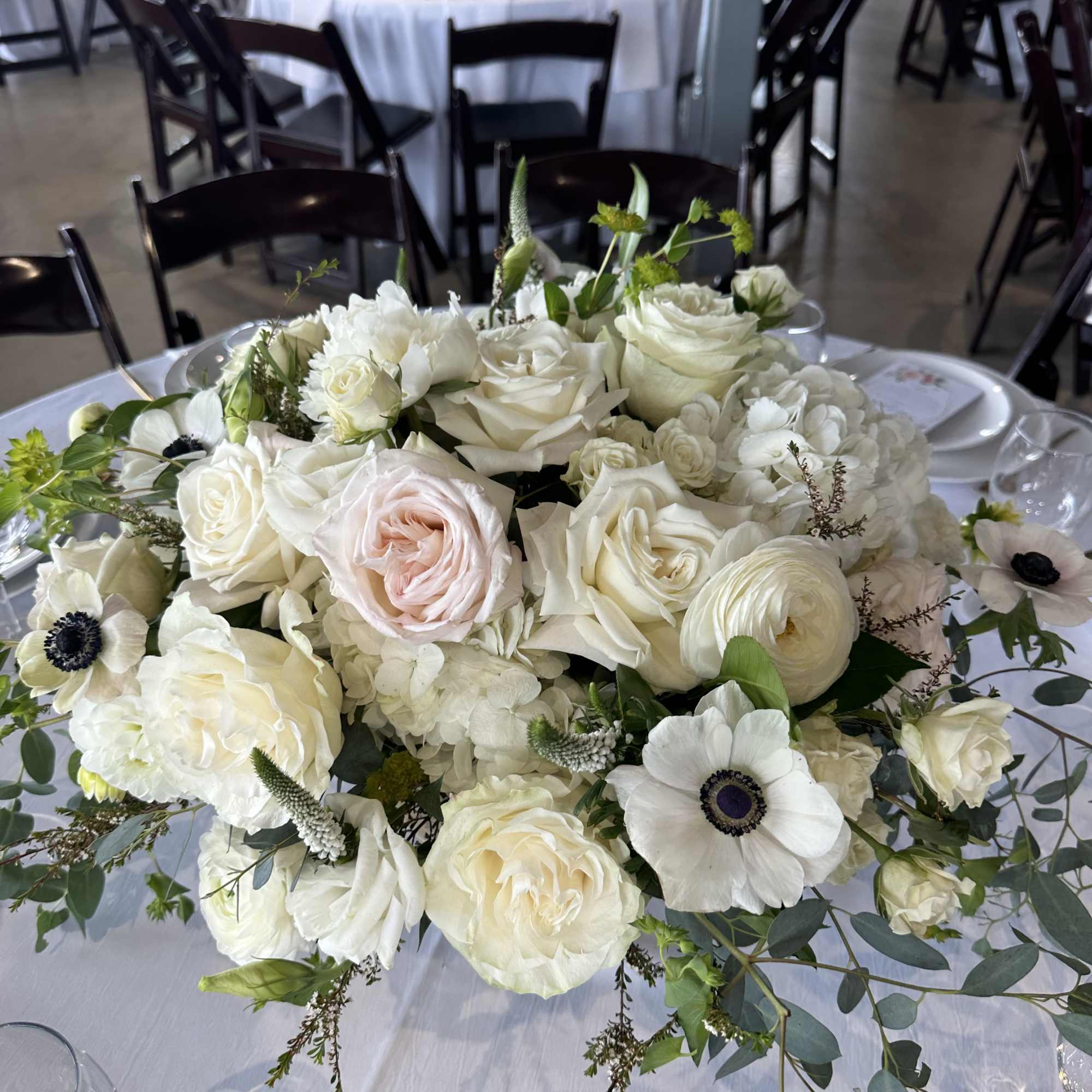 An elegant ,high -end centerpiece  designed for luxury events and refined