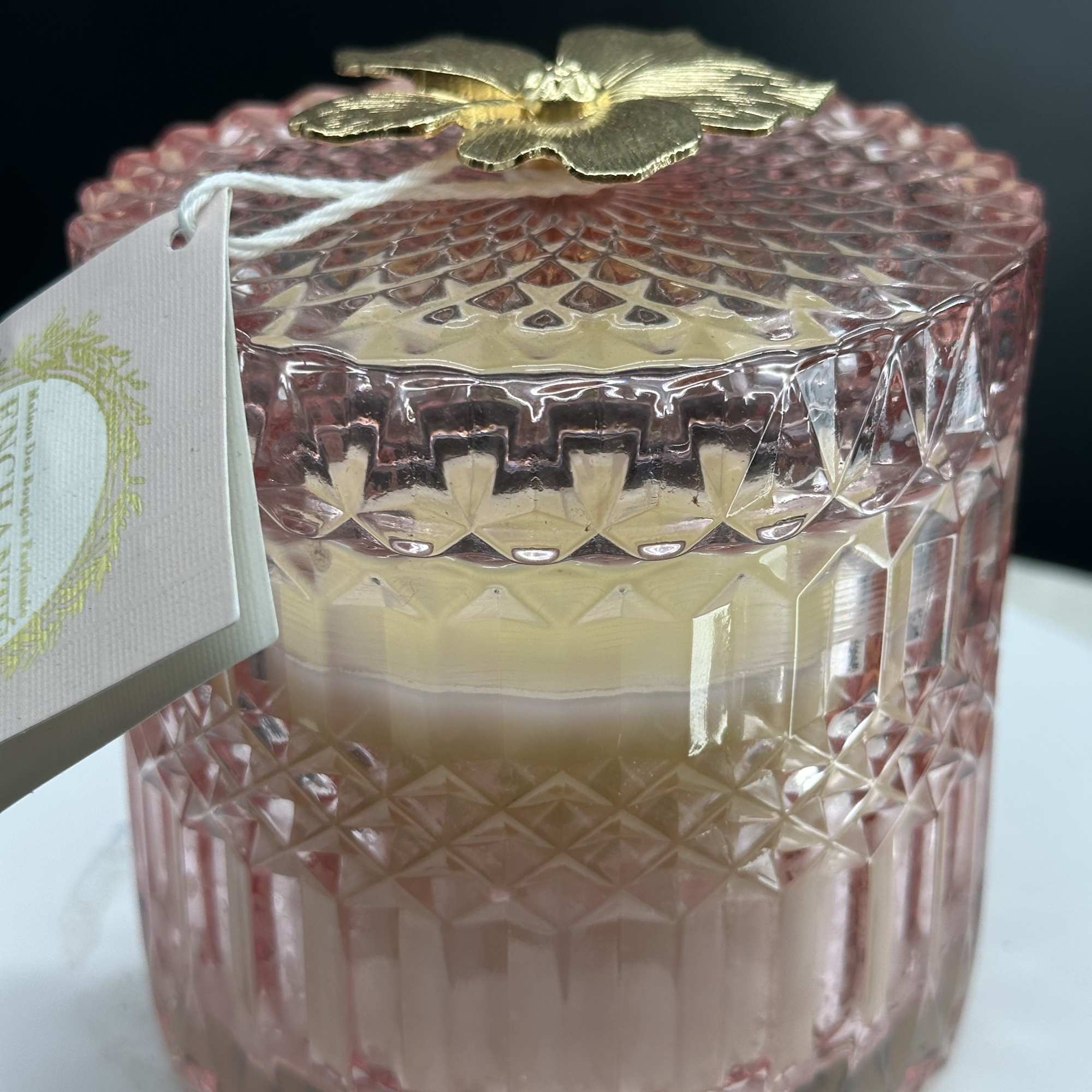 The gift of a  luxury , delicately , scented candle can, photo 4 of 5