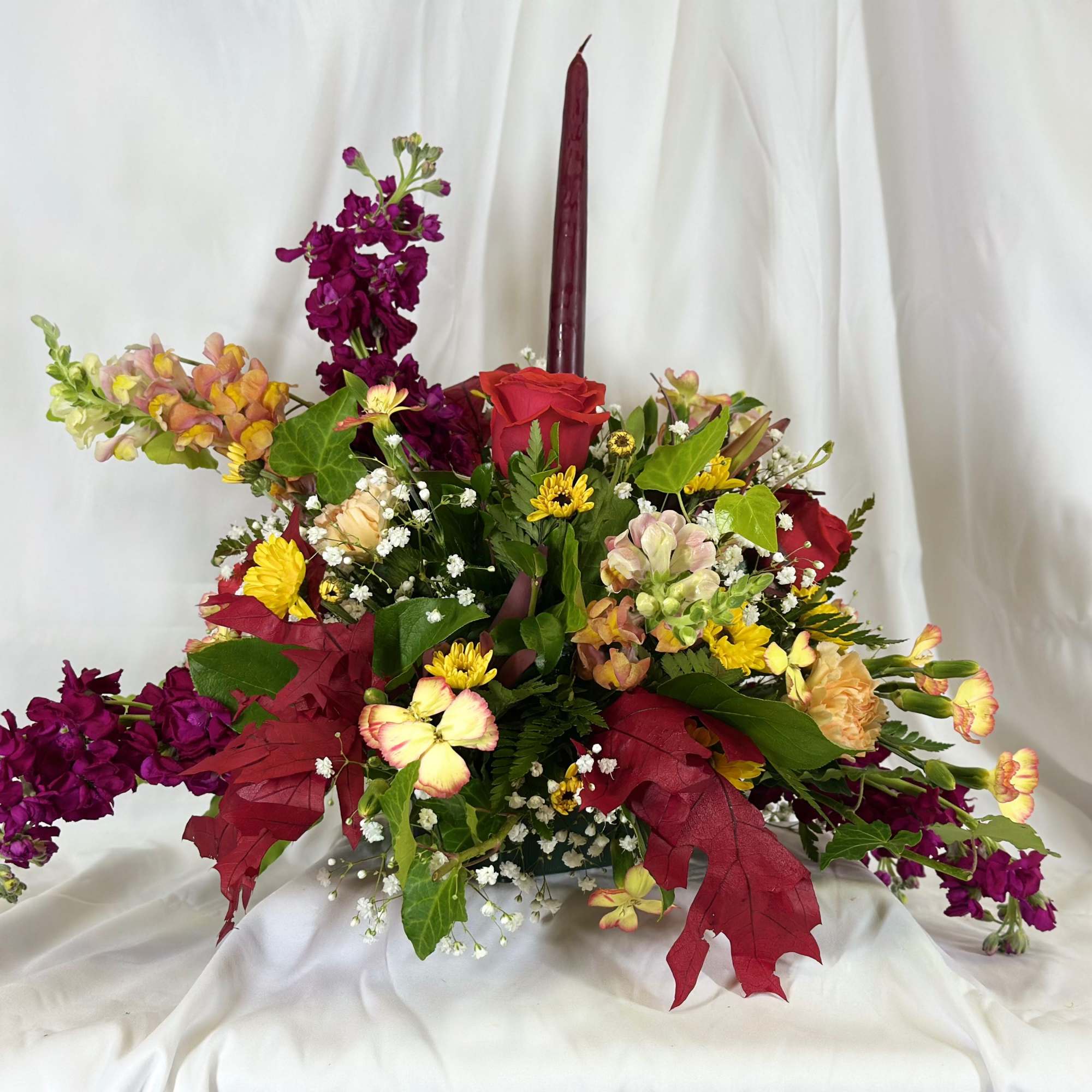 This elegant centerpiece will be perfect for the Thanksgiving table, or any