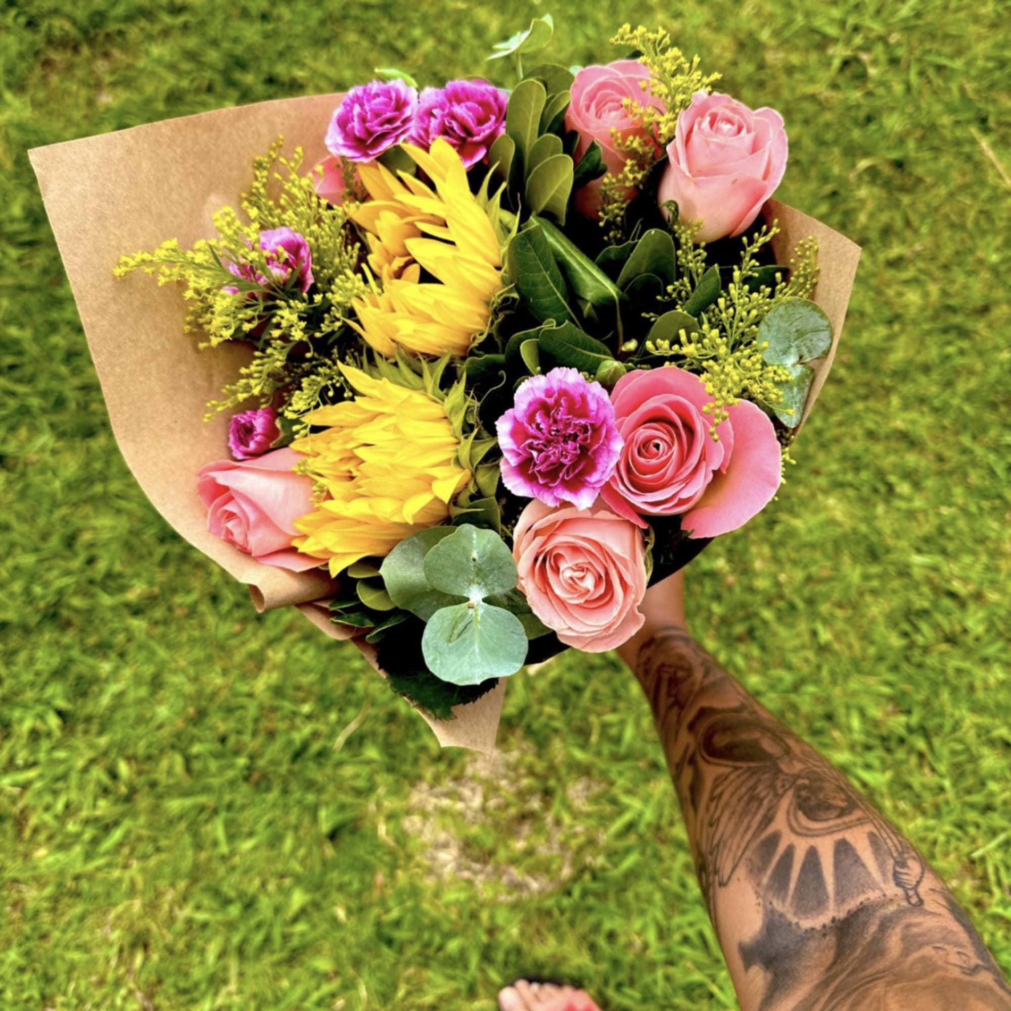 Elevate any occasion with our Big Bouquet!  Featuring 6 vibrant roses, photo 2 of 2