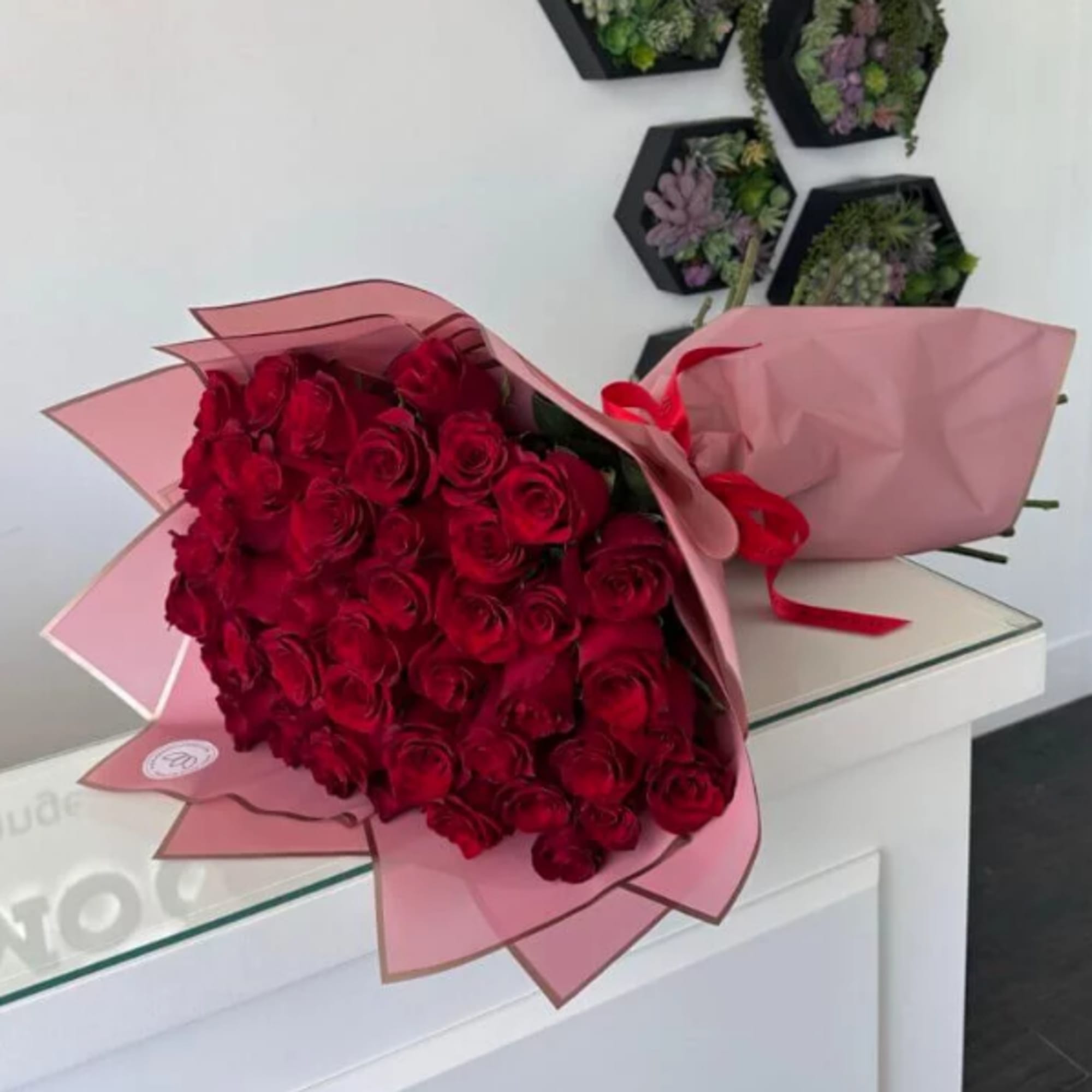 Quantity:
STANDARD - 50 roses
DELUXE - 75 roses
PREMIUM - 100 roses

A Bouquet of