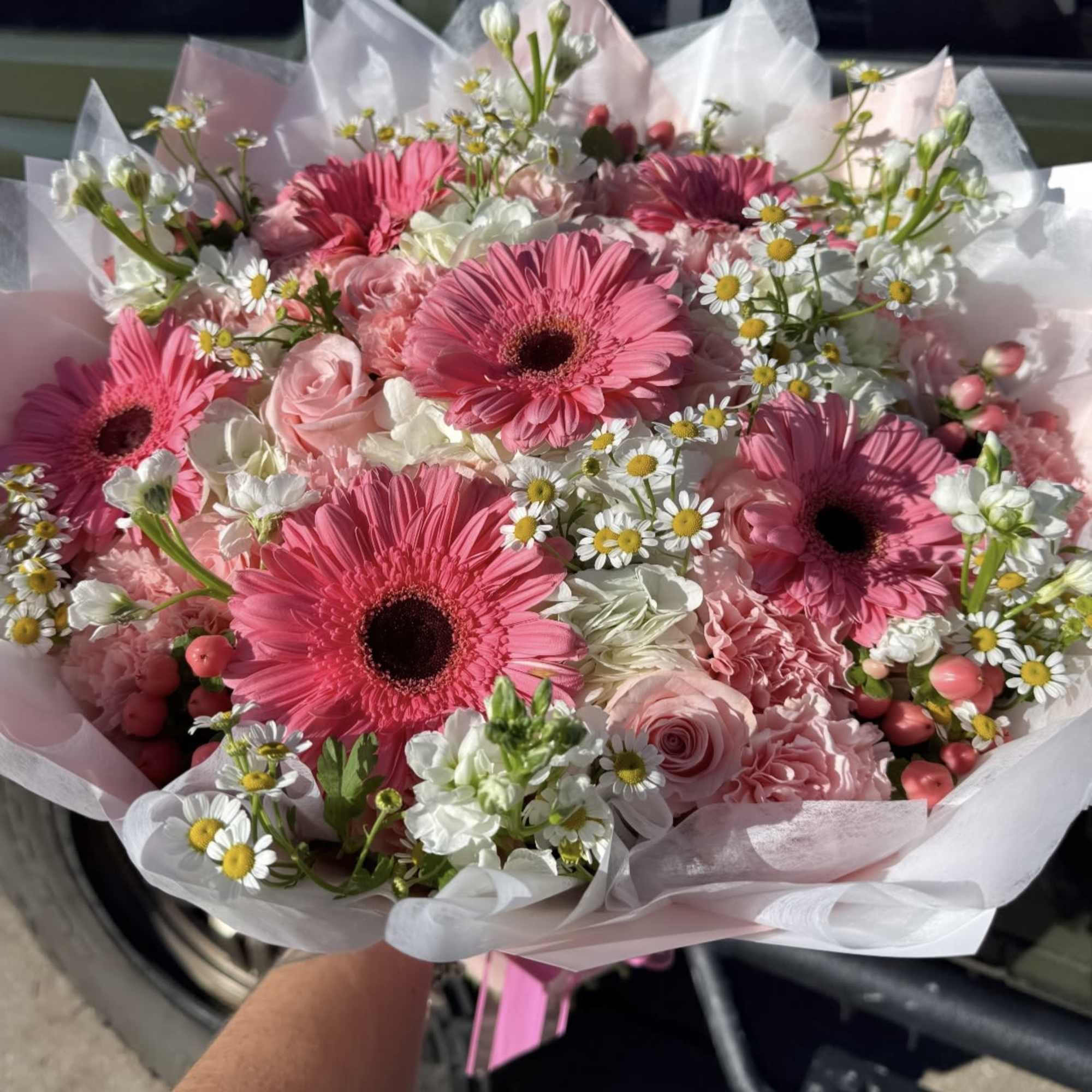 Let us be creativeand make you a pretty mix flower, we will, photo 2 of 7
