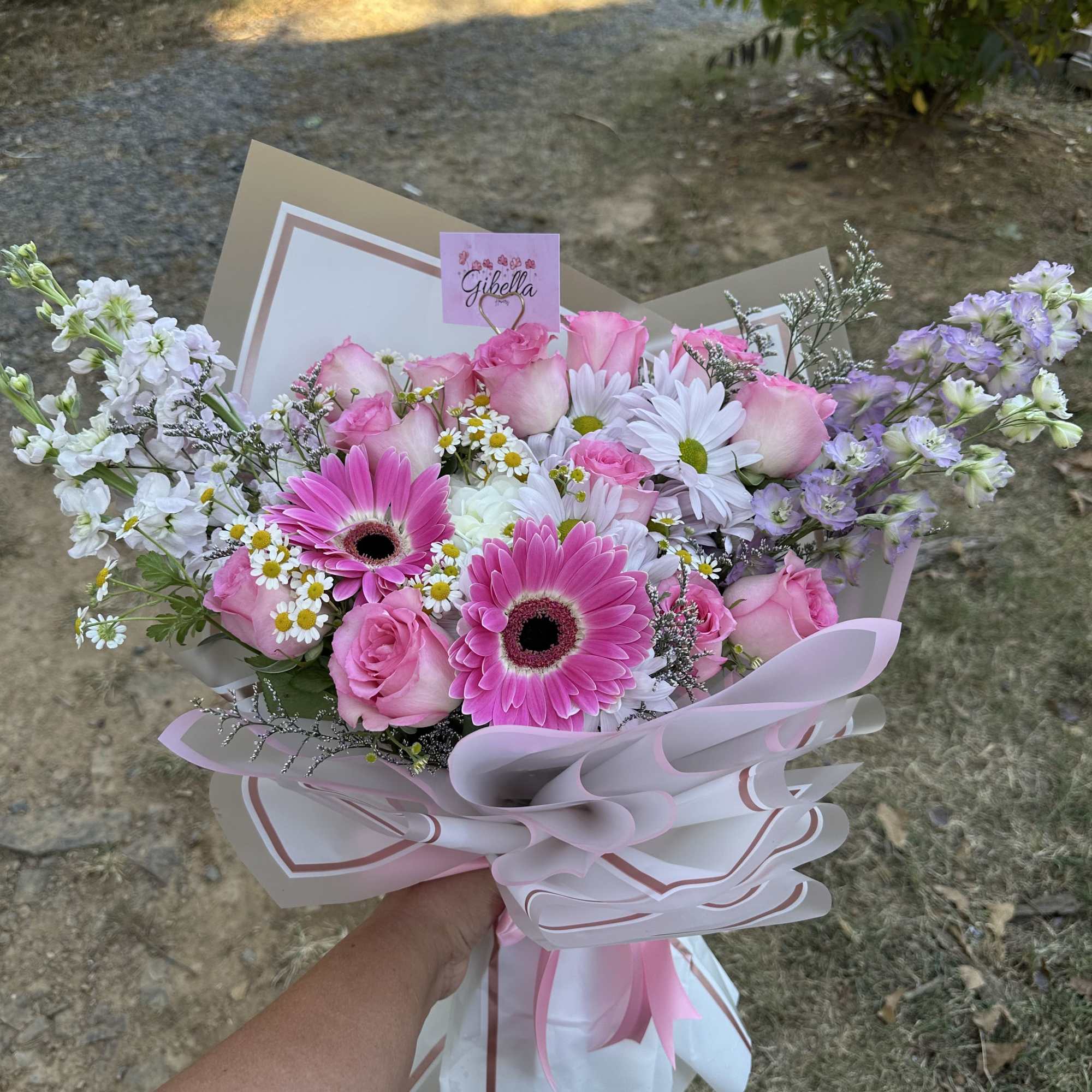 Let us be creativeand make you a pretty mix flower, we will, photo 4 of 7