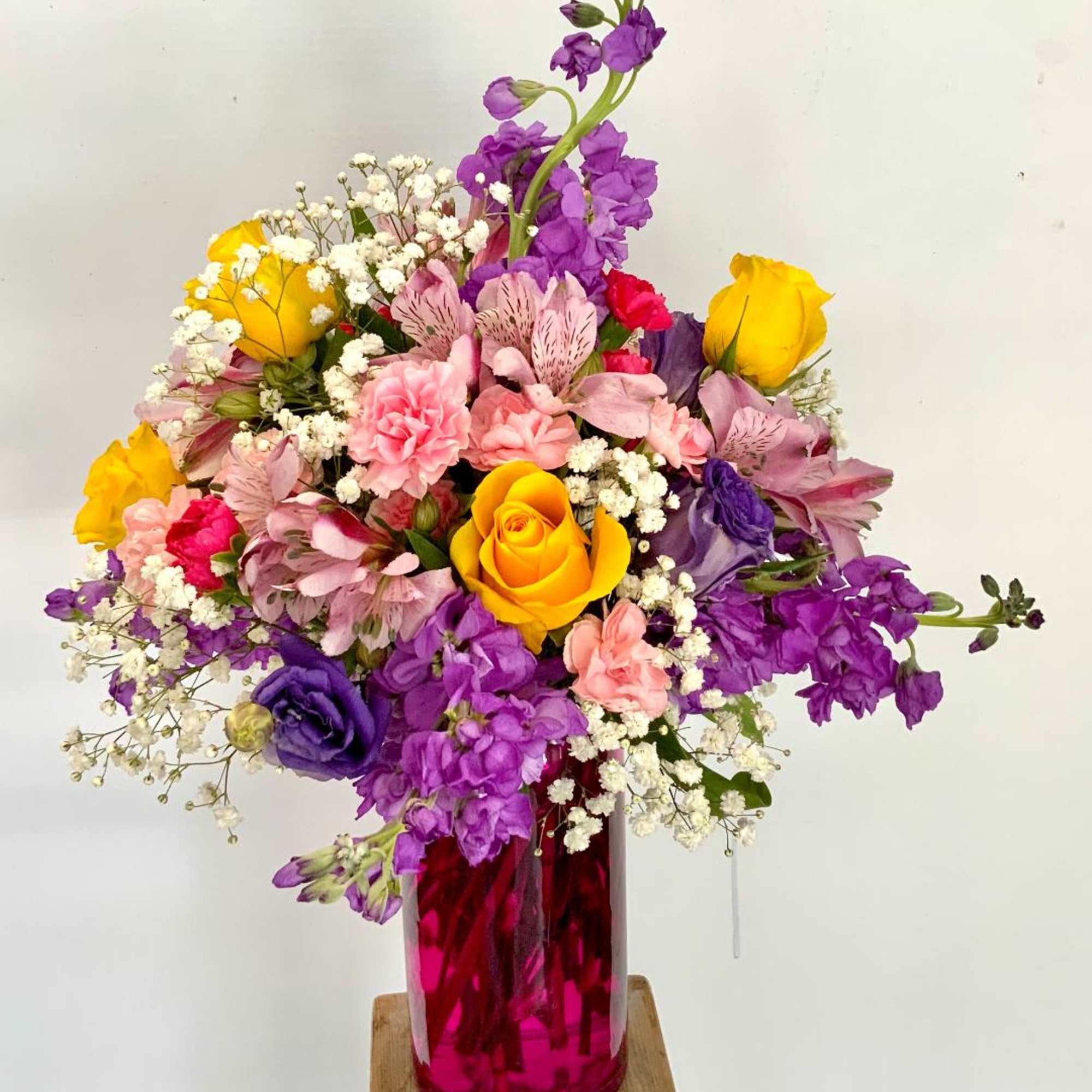 Make it a bright and statement of affection with this fragrant mix, photo 2 of 3