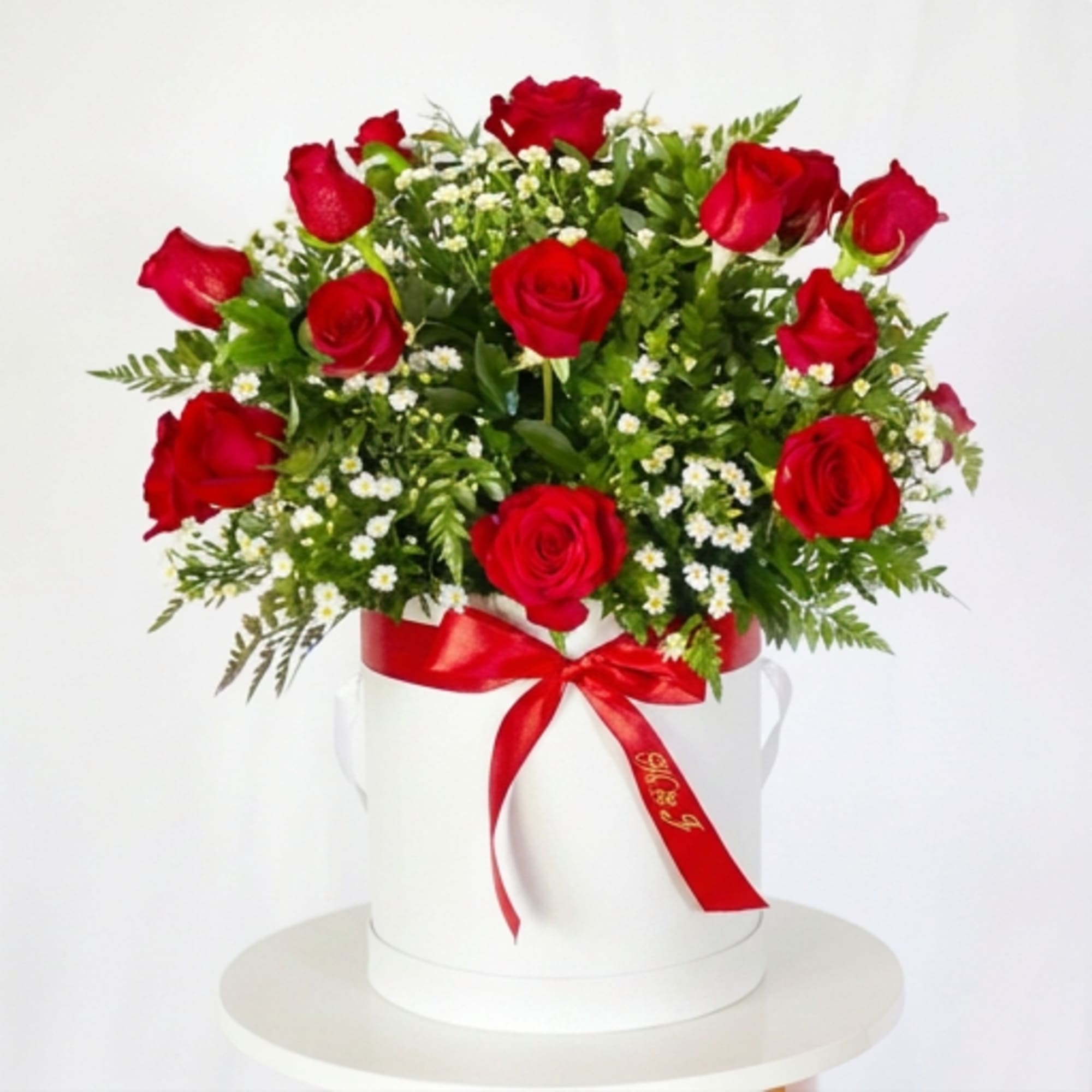 Heartfelt luxury flower arrangement in a gift box. Available in 3 different, photo 2 of 3