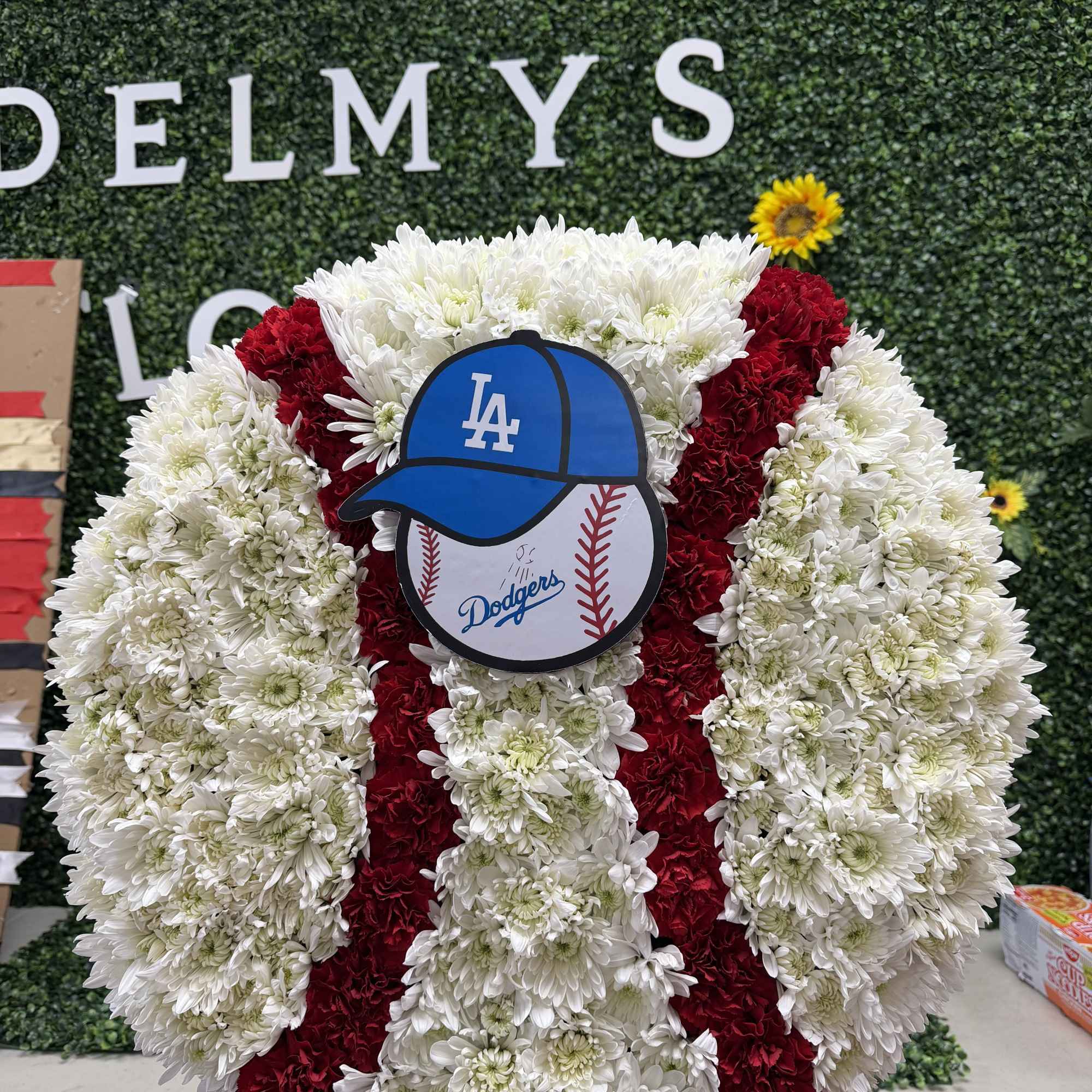 DODGERS STANDING SPRY WITH A COSTUMIZED BLUE RIBBON WITH A PHRASE OF, photo 2 of 3