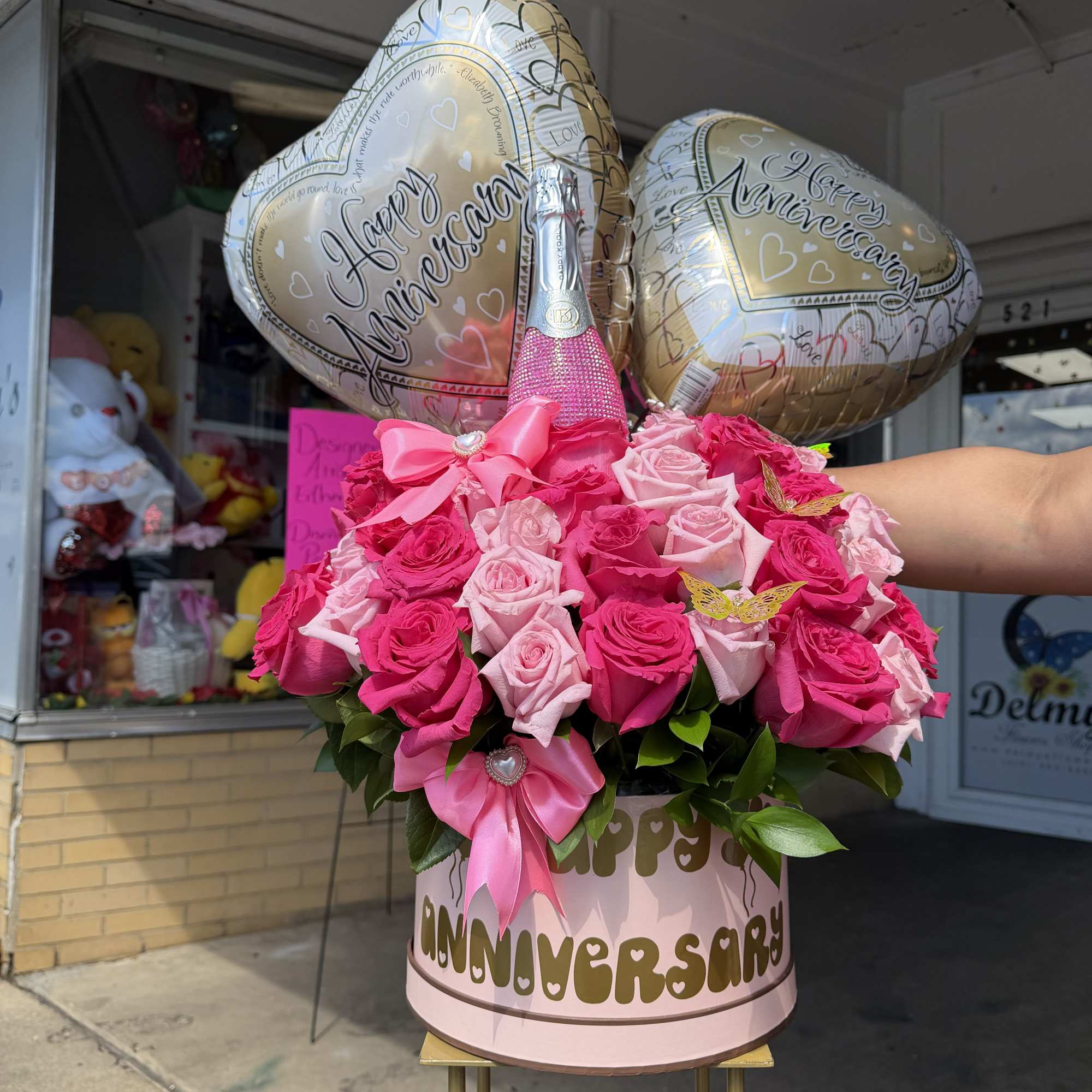 BEAUTIFUL ALL PINK ARRANGEMENT IN A ROUND BOX FOR ANNIVERSARRY WITH A
