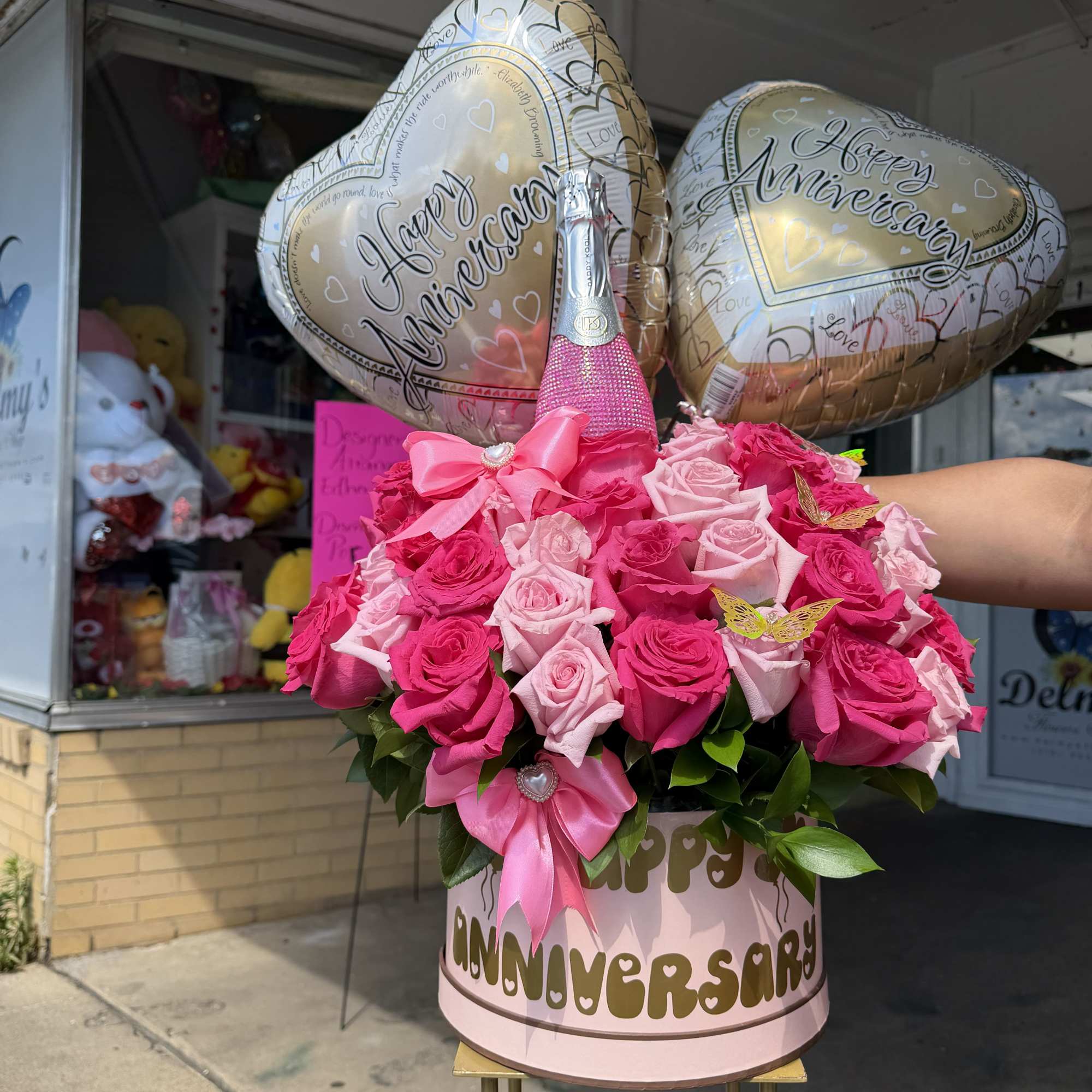 BEAUTIFUL ALL PINK ARRANGEMENT IN A ROUND BOX FOR ANNIVERSARRY WITH A, photo 2 of 4