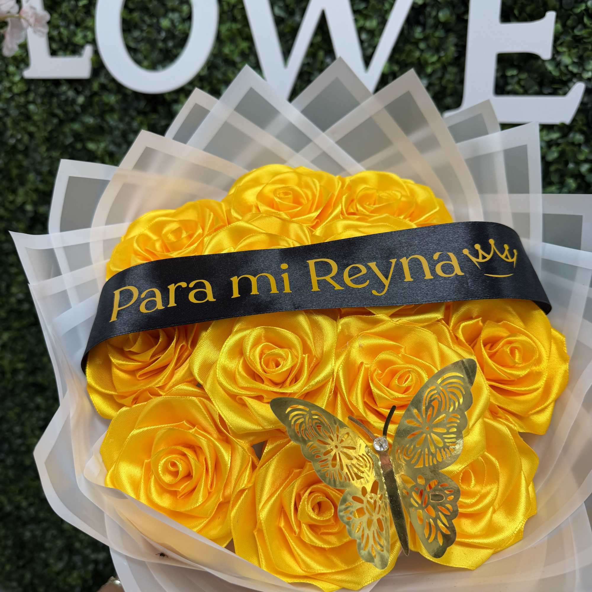 BEAUTIFUL YELLOW BOUQUET MADE OF SILK