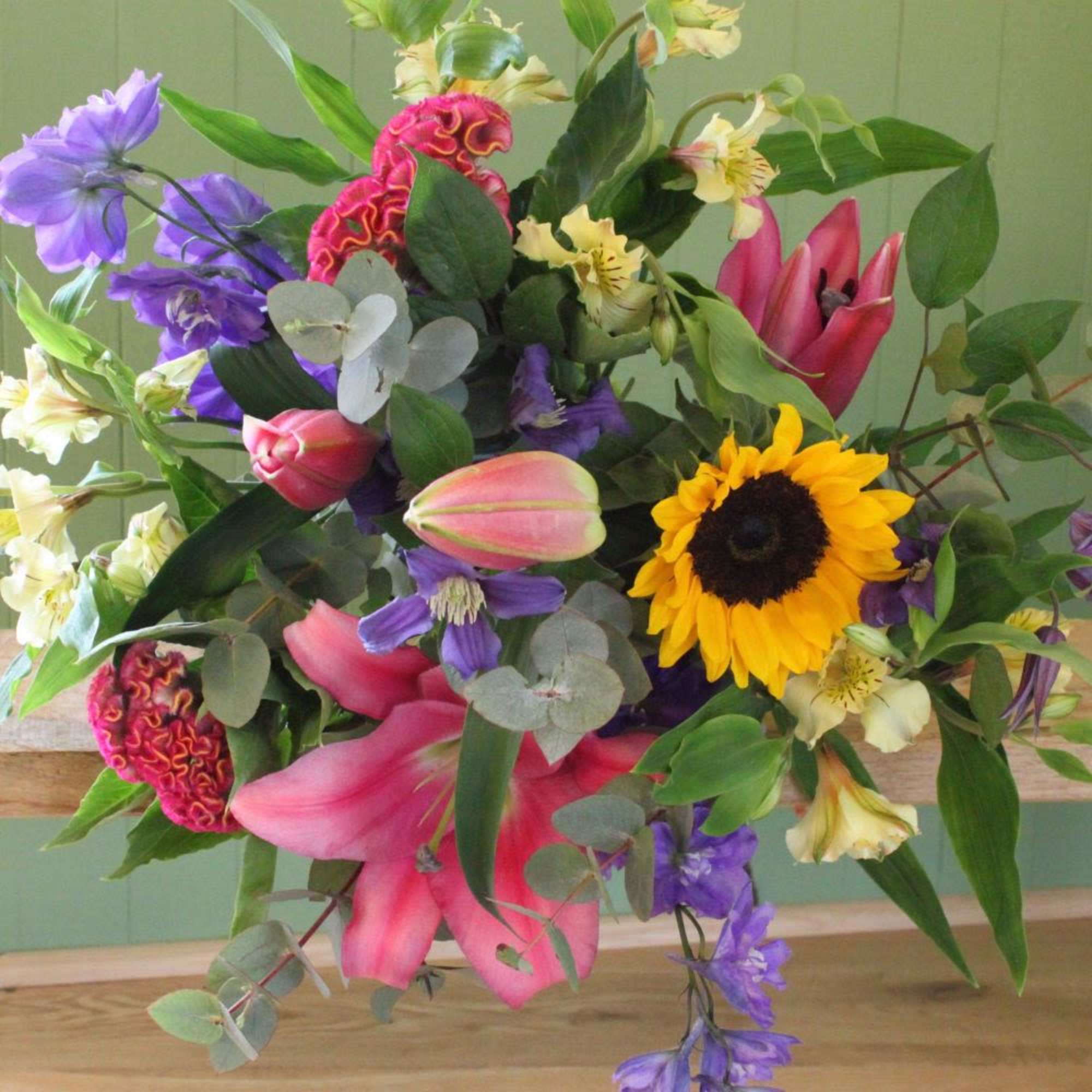 AN INSPIRED SPRING DESIGN &ndash; AN ART AND FLOWERS EXCLUSIVE
Enjoy vibrant spring