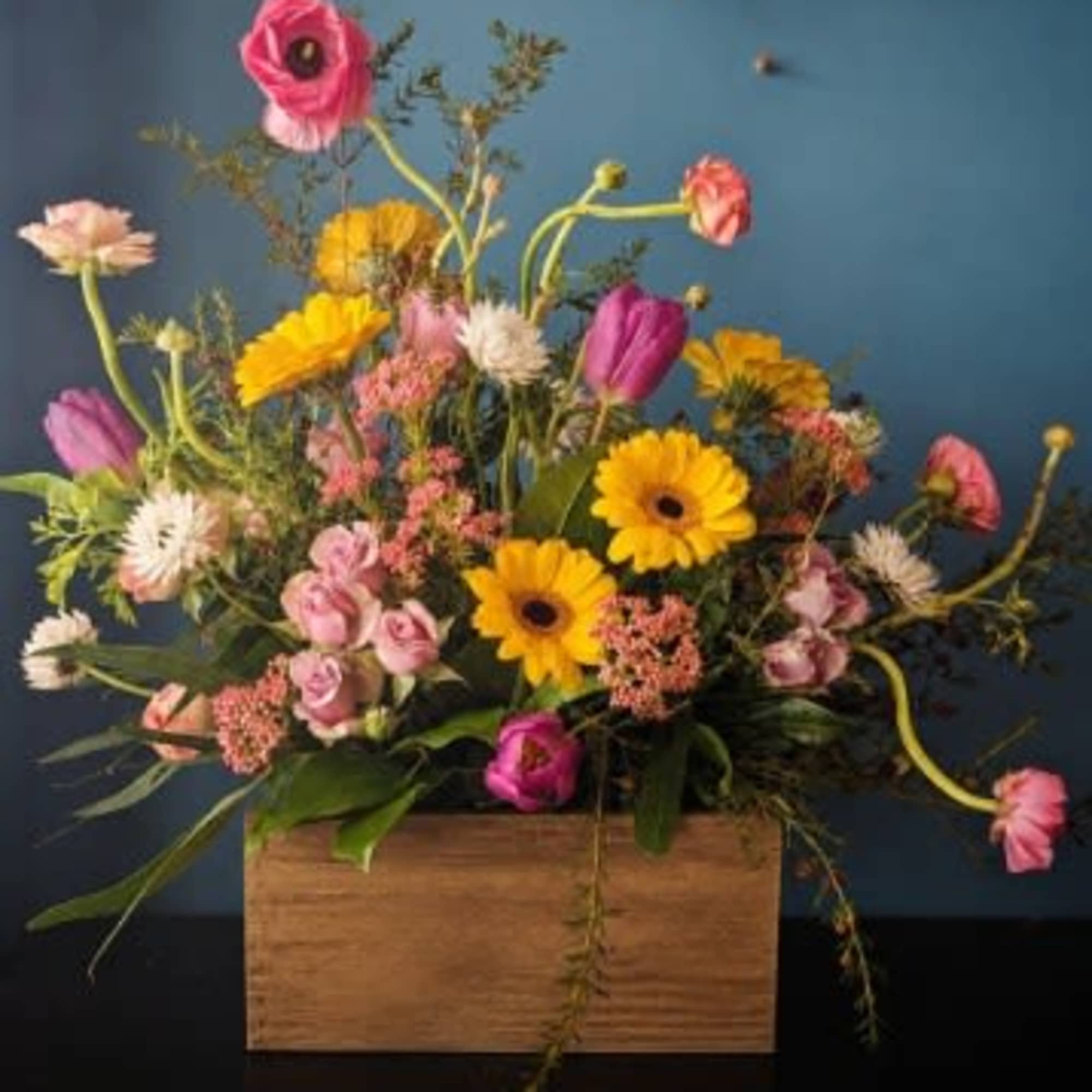  Rustic Spring Serenade--Flemish Design Style

This whimsical garden-style arrangement is a joyful, photo 2 of 2