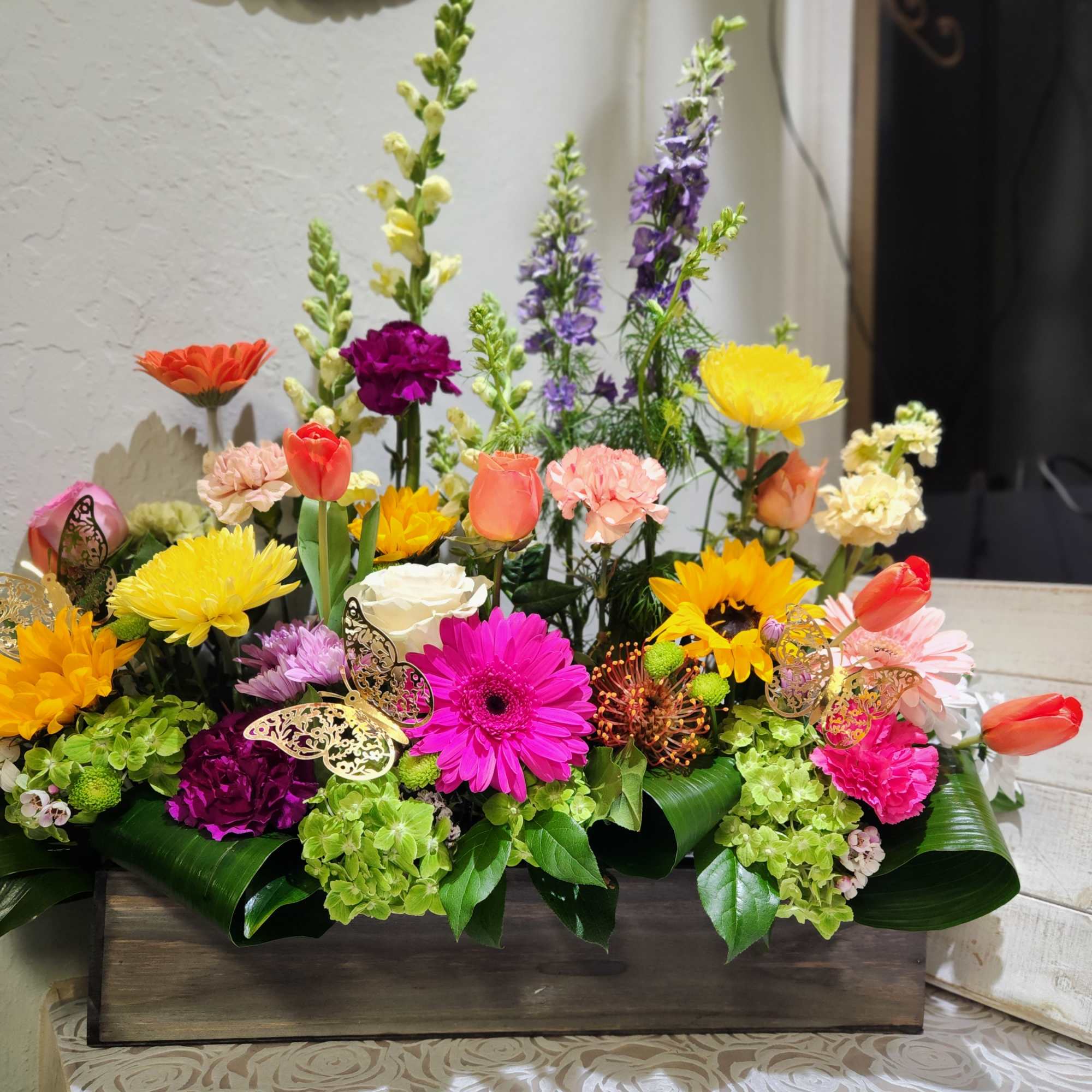 A grand Spring mix  made with seasonal  blooms,  Picture, photo 3 of 5