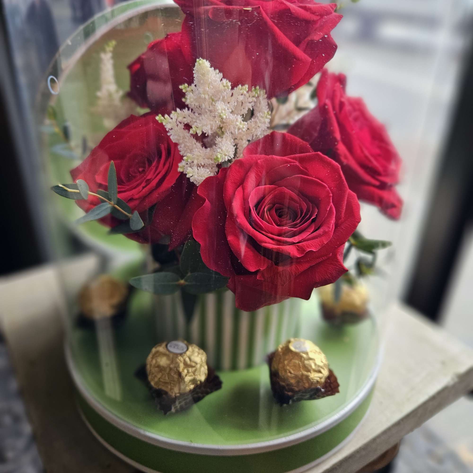 Beautiful Arrangement in a box to open her heart!, photo 2 of 4