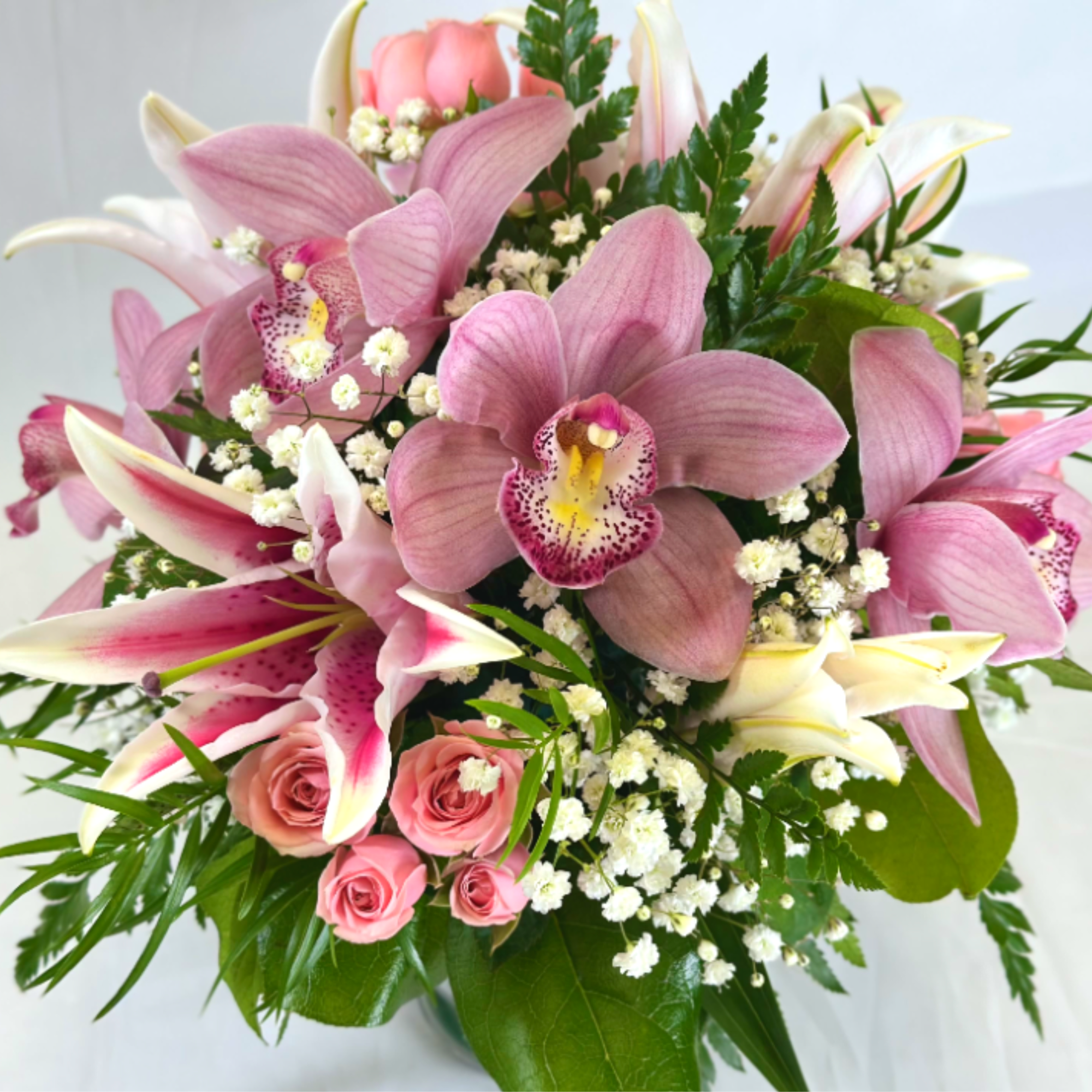 This stunning Leary's Flowers exclusive arrangement will be sure to impress, featuring