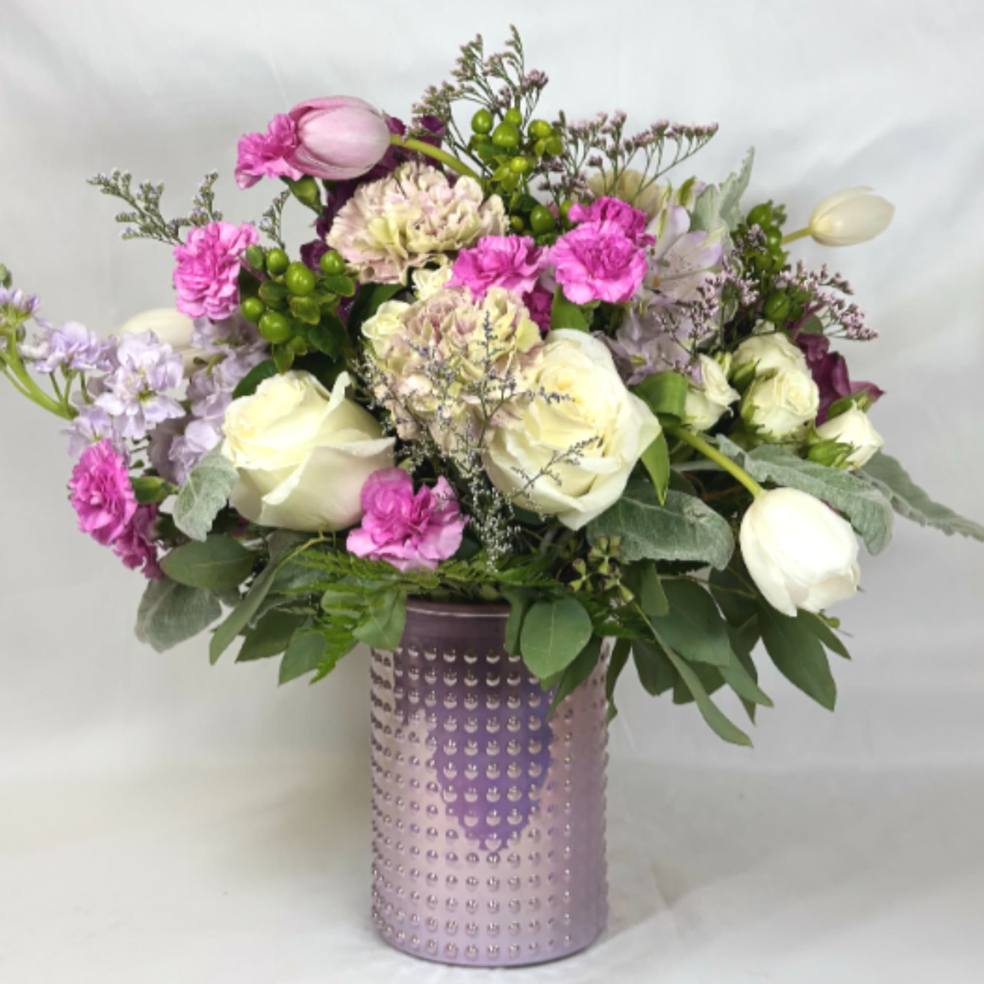 This Leary's Flowers exclusive design brings all the charm of a cottage