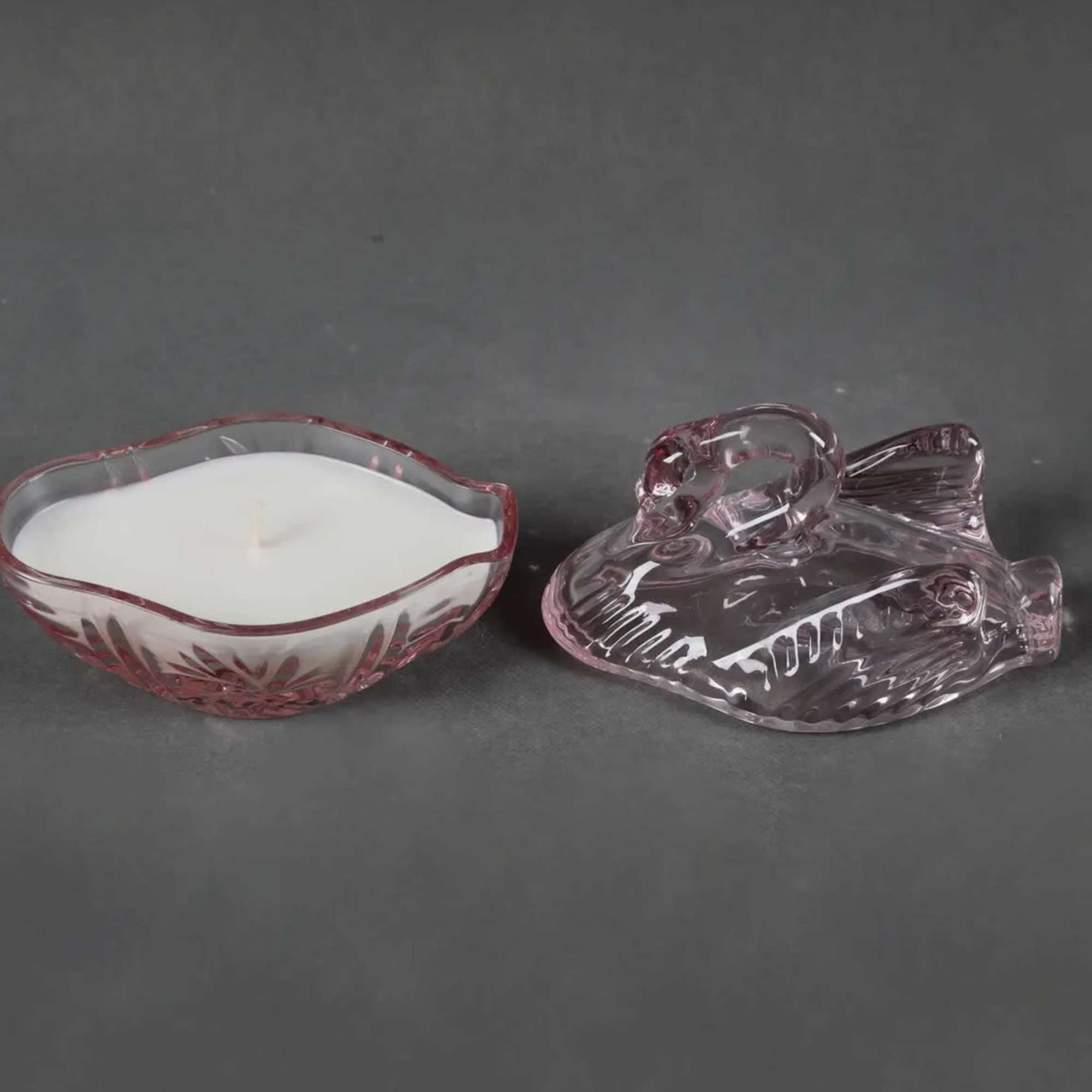 Glass Swan Candle Frosted Peony 4.5 oz, photo 2 of 2