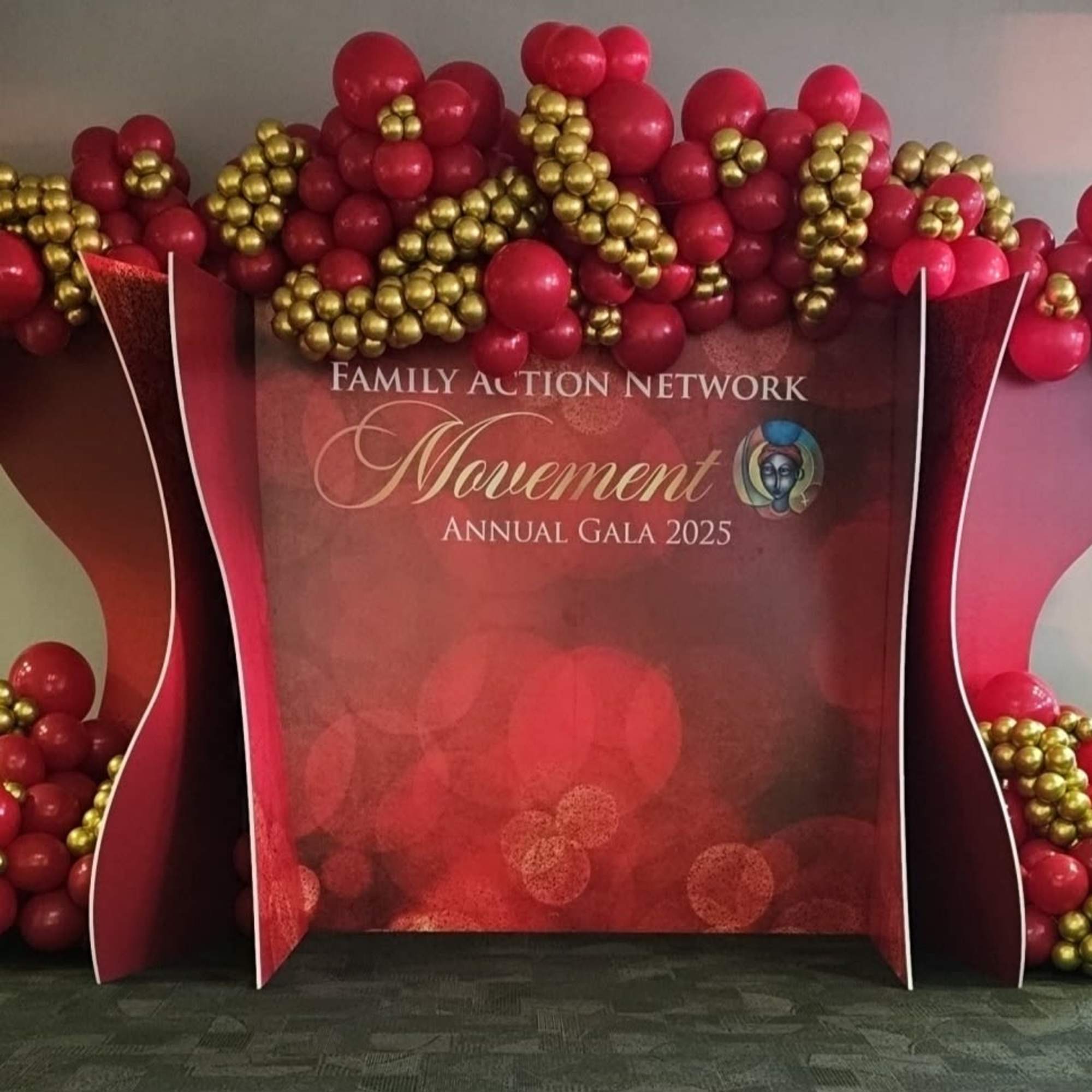 Pricing includes up to three standard balloon colors. Specialty, premium, or custom, photo 2 of 2