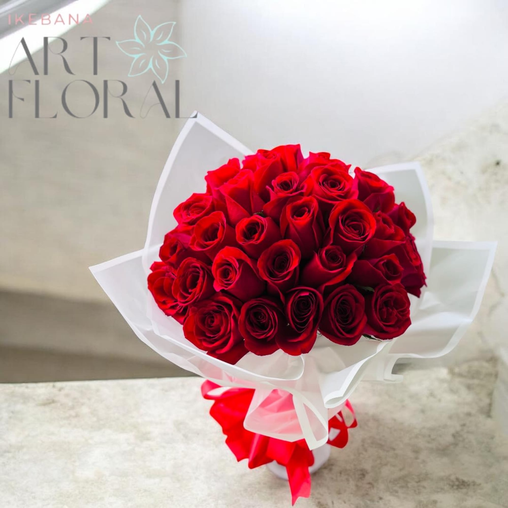 A timeless classic that never goes out of style.
This exquisite bouquet of