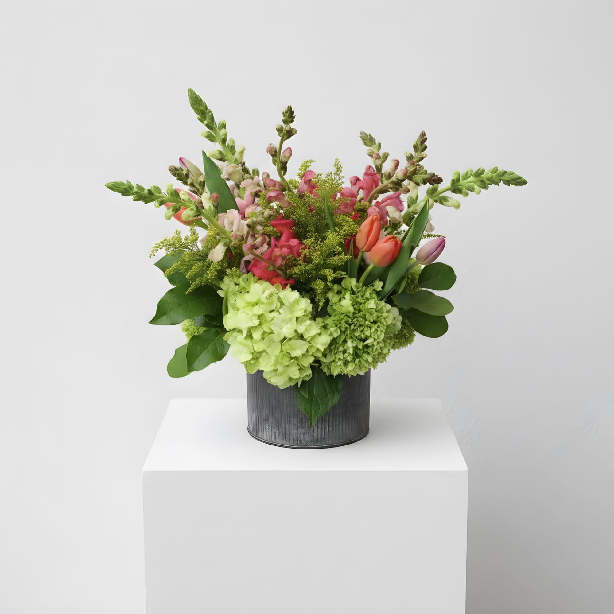 This arrangement says warm summer nights, music in the park, and kids