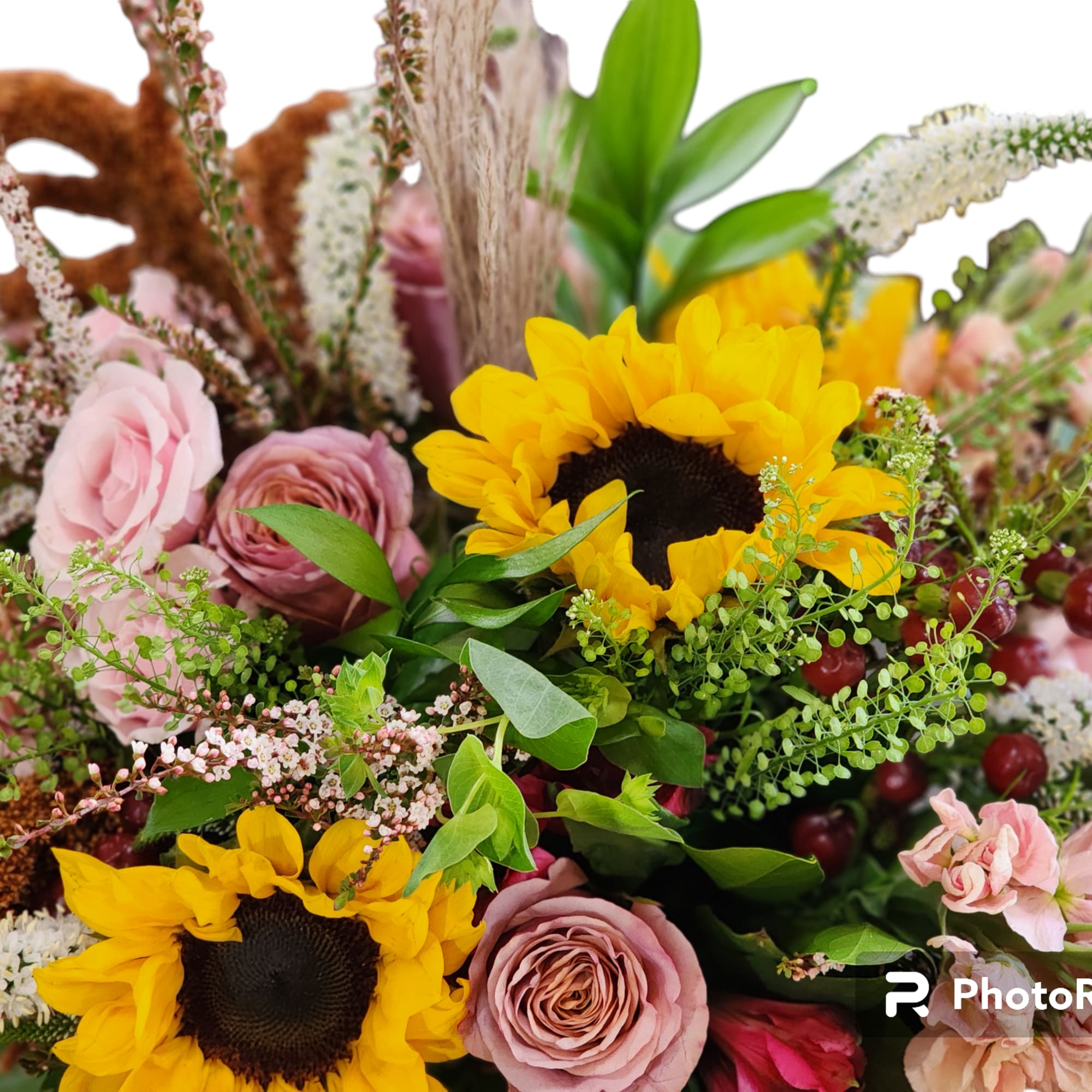 We love the last days of summer, this bouquet embraces the beauty