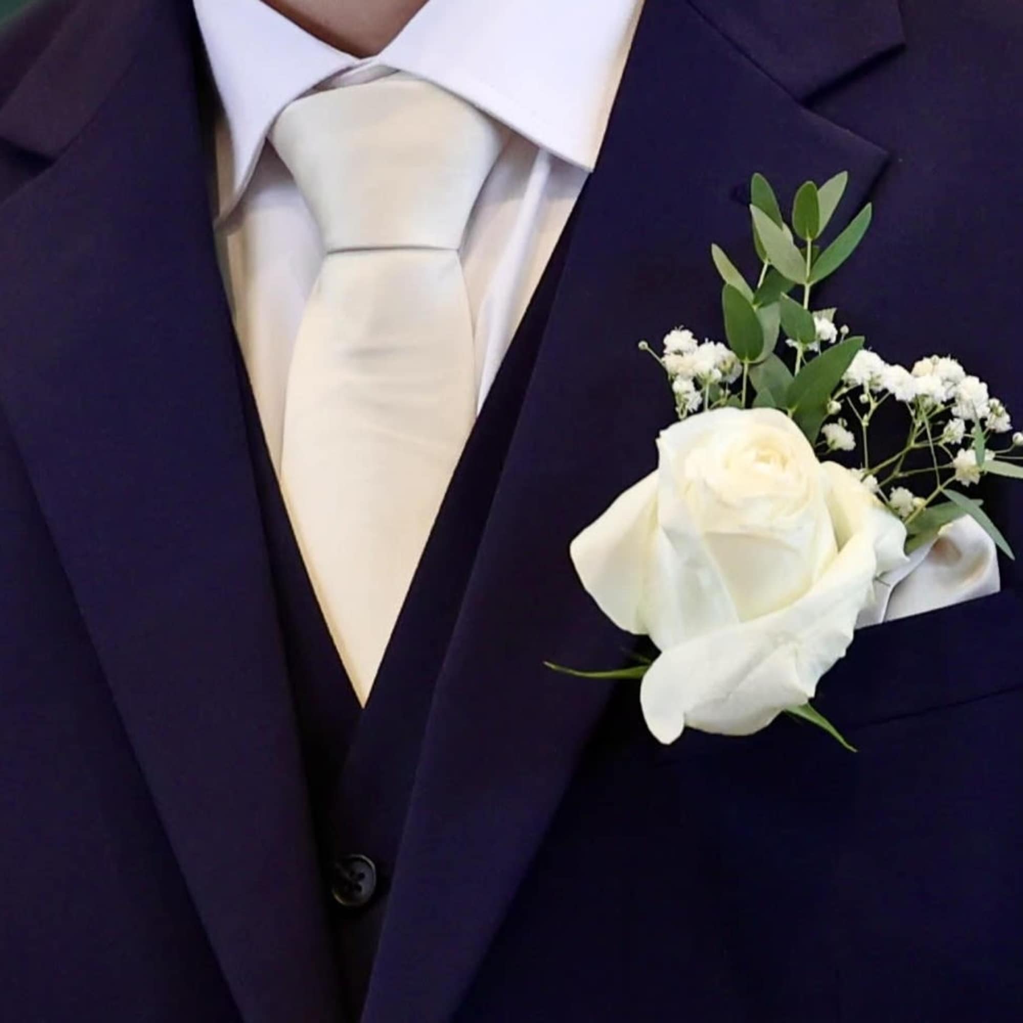 Elevate your wedding attire with the season&rsquo;s most sought-after trend: the Pocket, photo 5 of 8