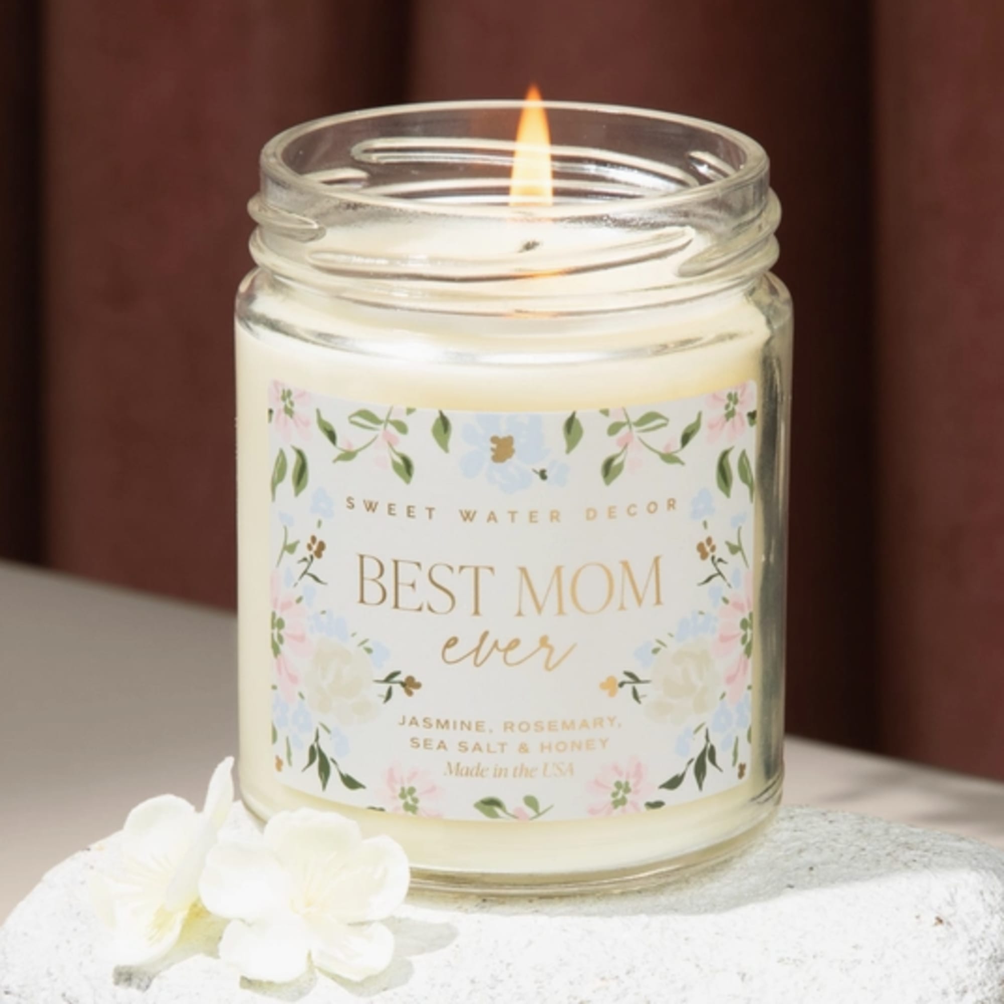 Description
SCENT NOTES:
&bull; Top: Lemon, Rosemary, Leafy Green
&bull; Middle: Jasmine, Lily, Honey, Violet
&bull;