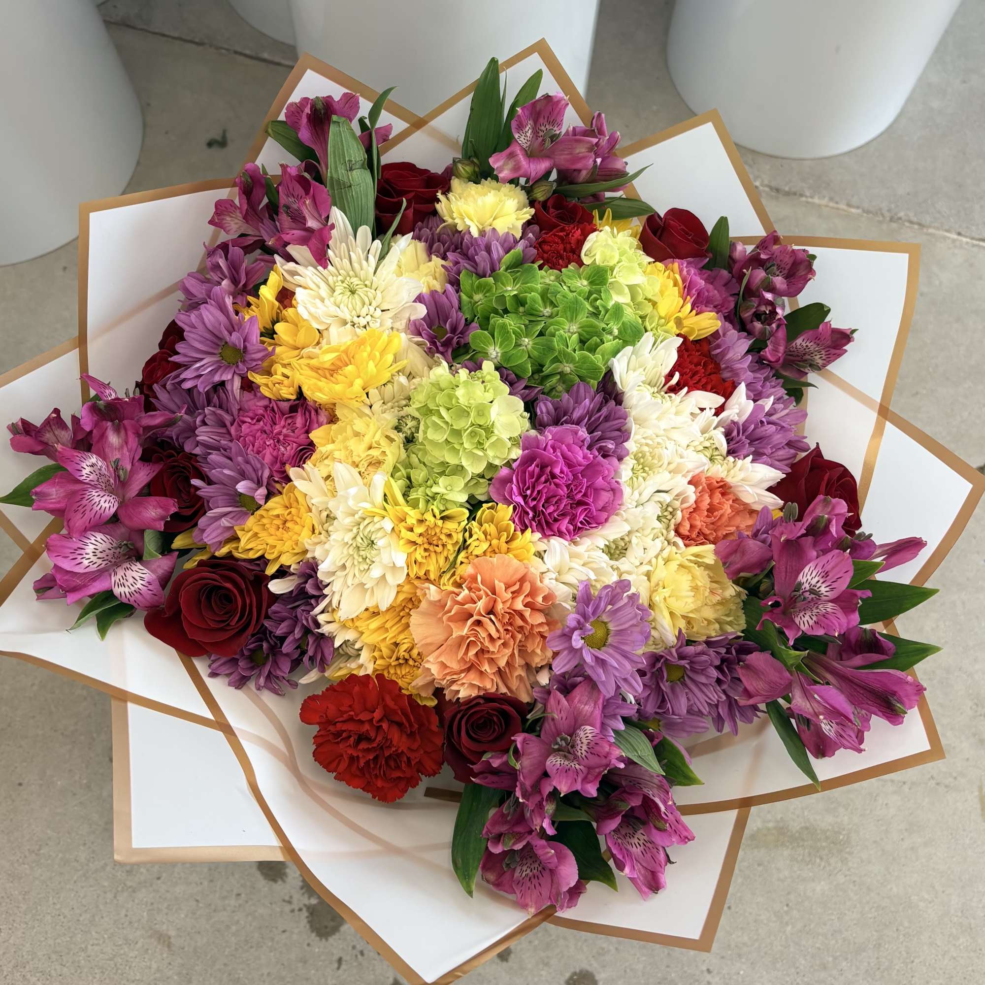 Ideal for birthdays, anniversaries, congratulations or a heartfelt thank-you, Spring Elegance arrives