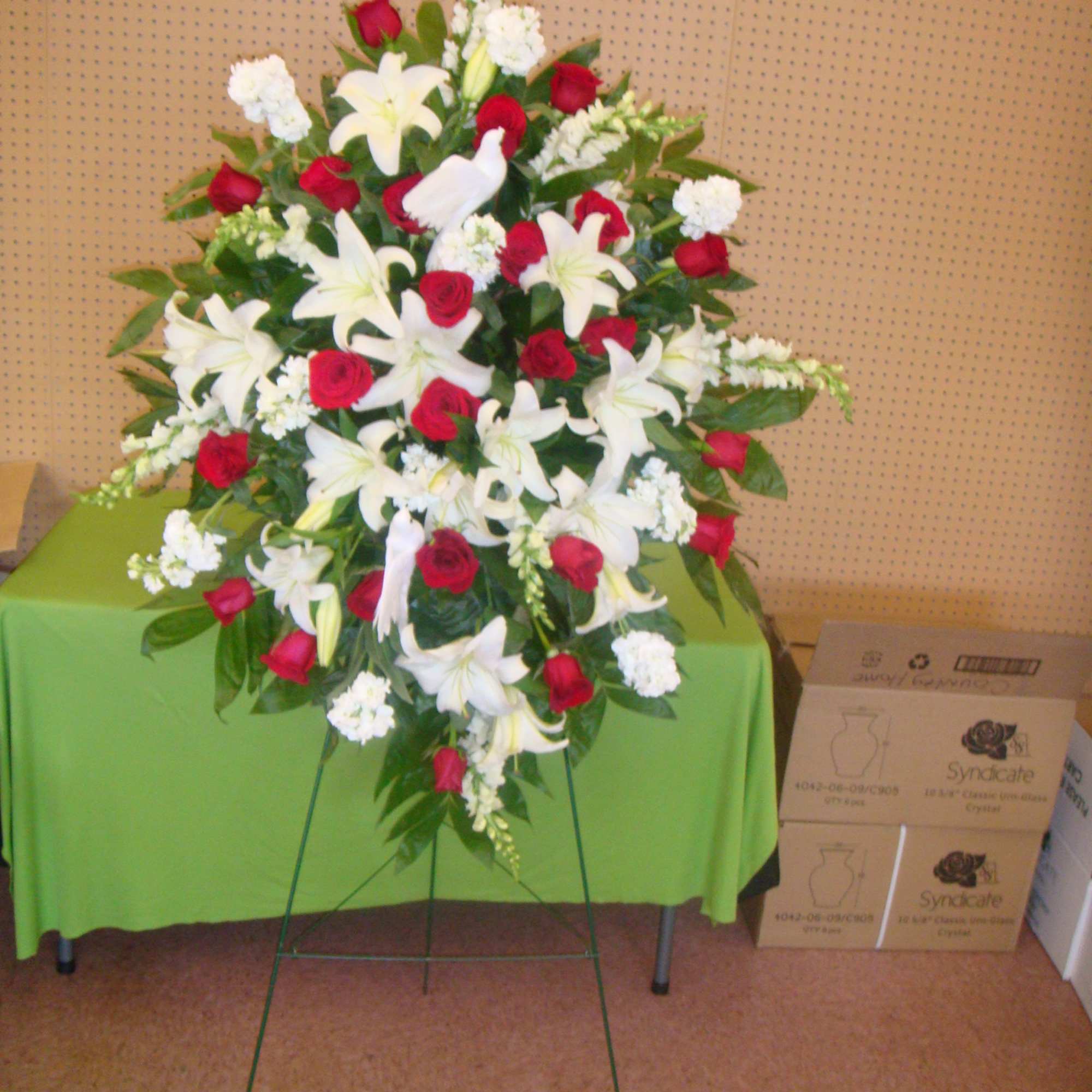 White Lilies &amp; Red Roses Easel Spray, photo 3 of 4