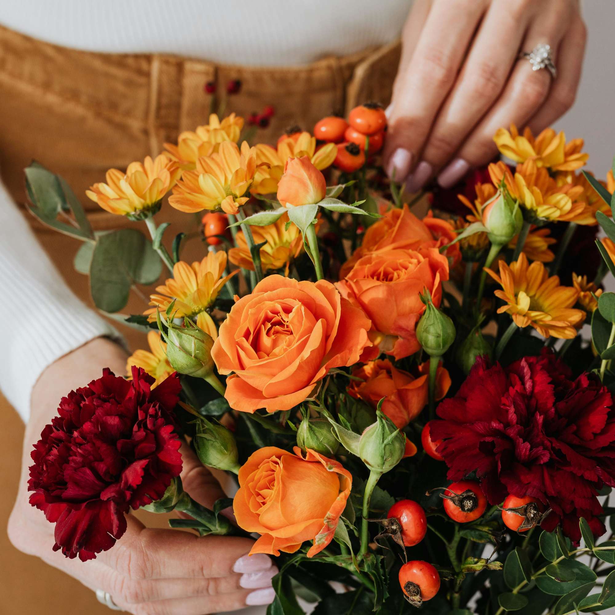 [espa&ntilde;ol abajo]
Each arrangement is custom and one-of-a-kind, made with the freshest seasonal, photo 3 of 5