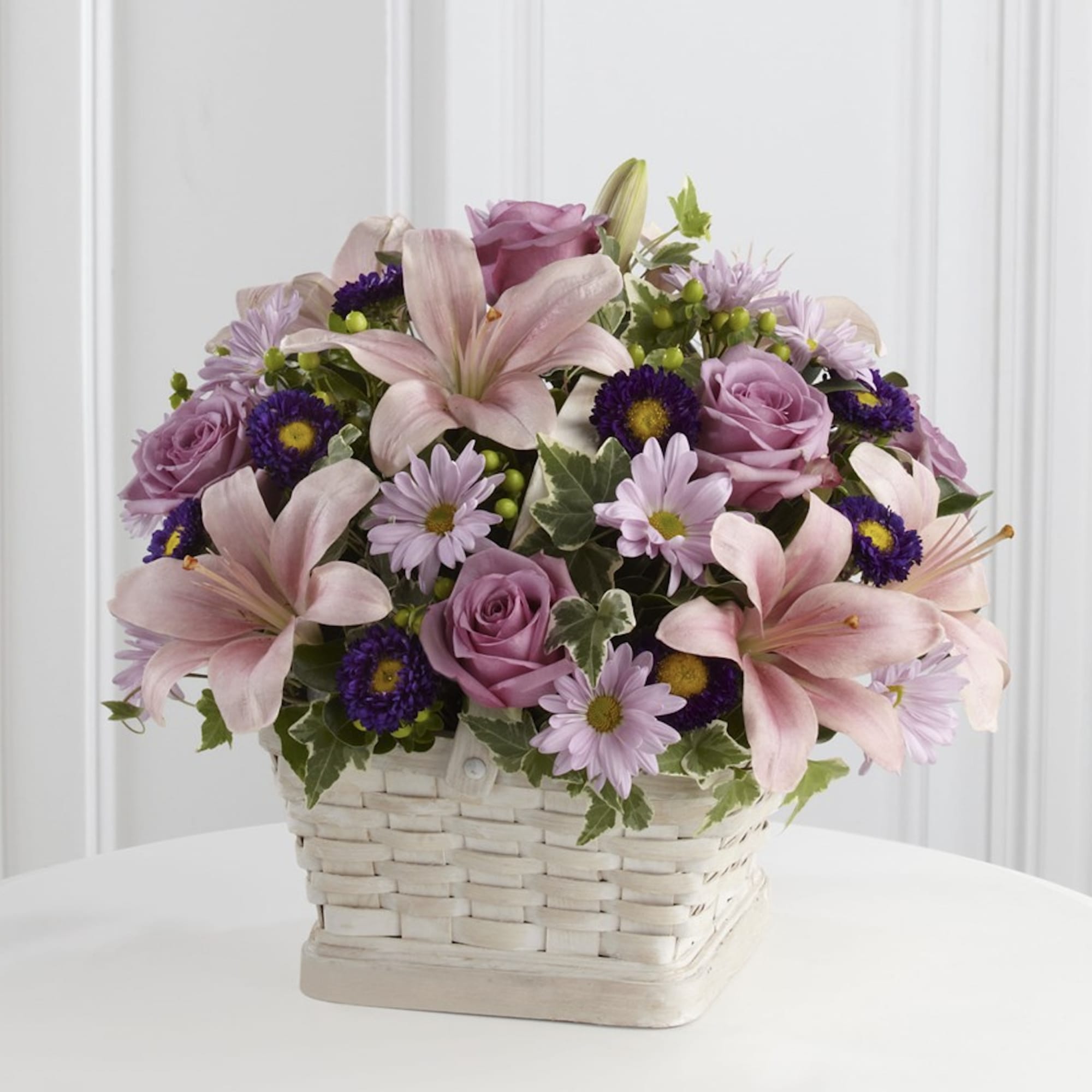 Standard (Shown) = Approx. 14"H x 16"W.
Deluxe = Approx. 15"H x 17"W.
Premium