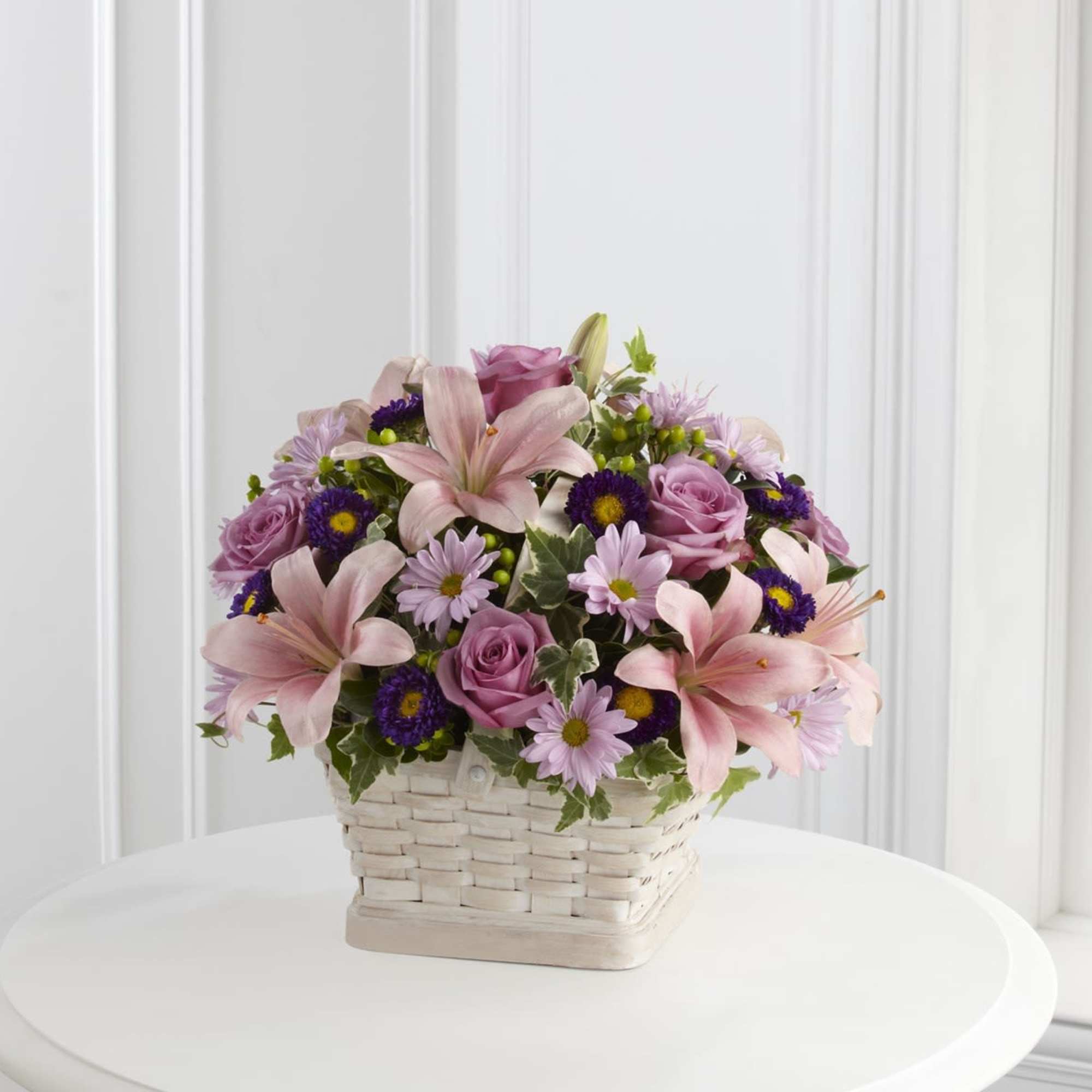 Standard (Shown) = Approx. 14"H x 16"W.
Deluxe = Approx. 15"H x 17"W.
Premium, photo 2 of 2
