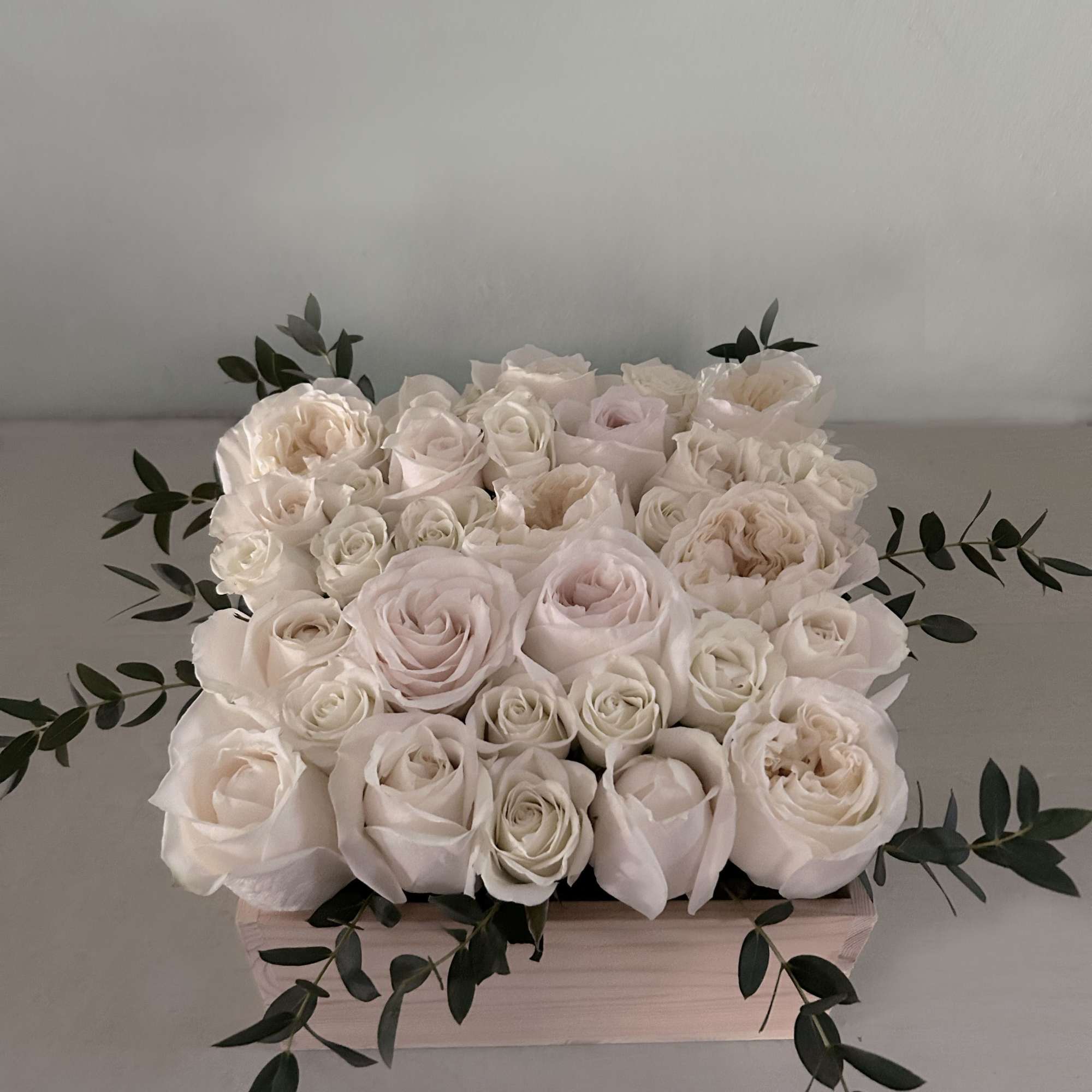 Beautiful signature Blomst Rose box. The light and natural wooden boxis packed, photo 2 of 4