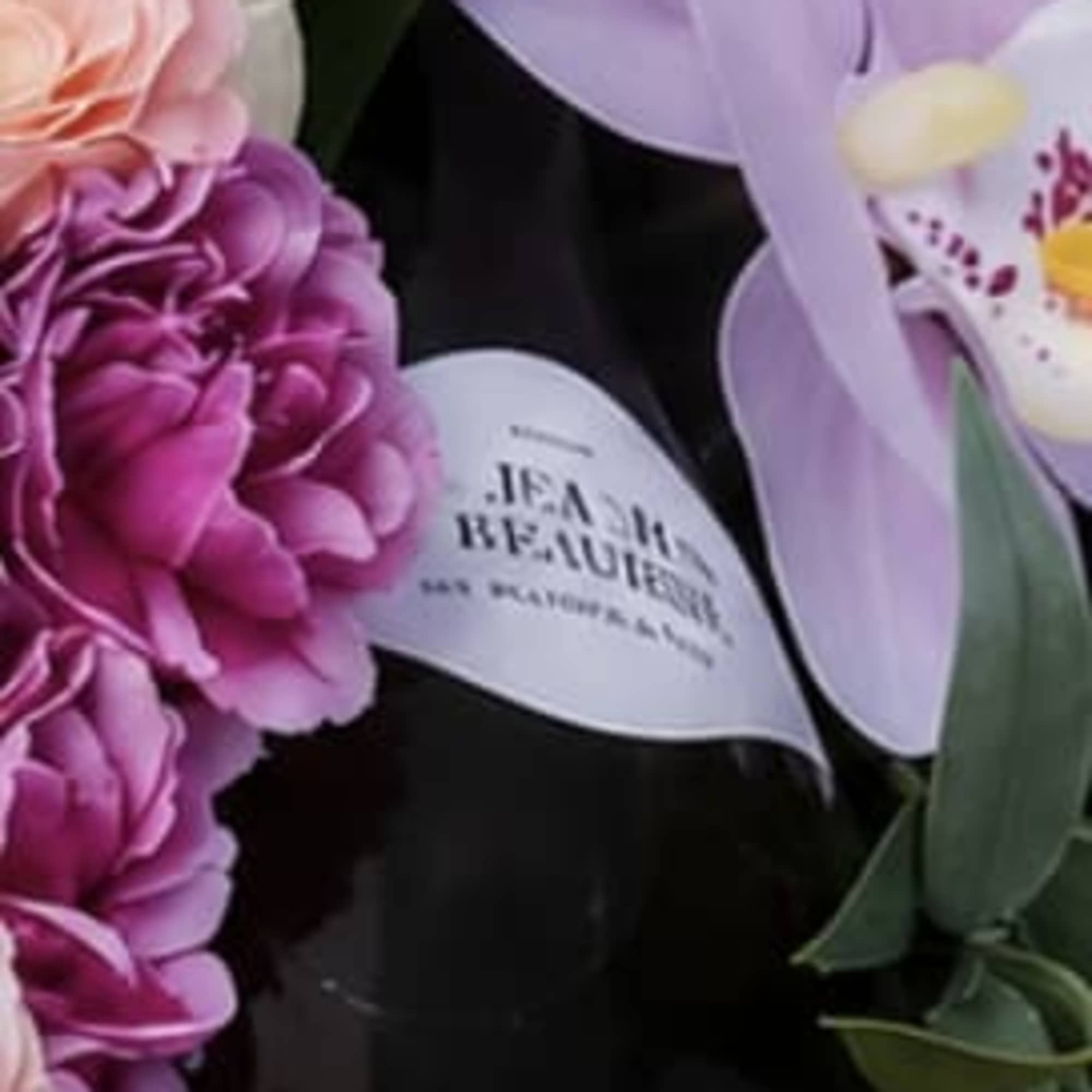 A luxurious floral arrangement designed to celebrate life&rsquo;s sweetest moments. Featuring premium, photo 4 of 4