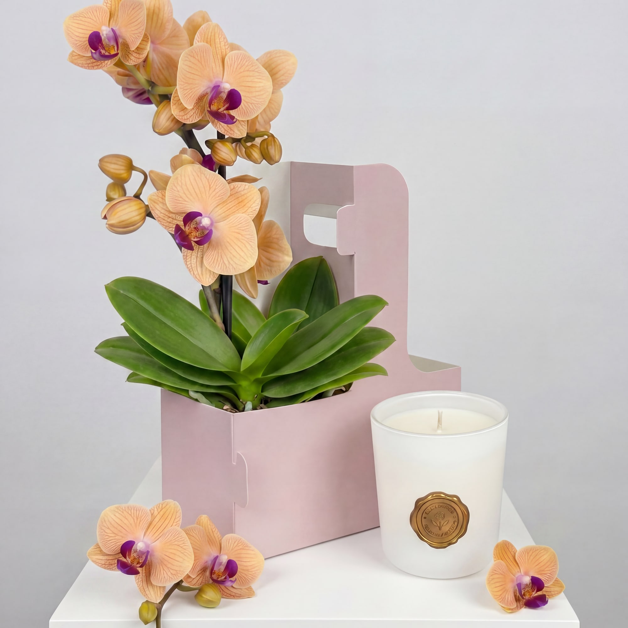 A refined expression of elegance, this beautiful bundle features a graceful pink, photo 2 of 4