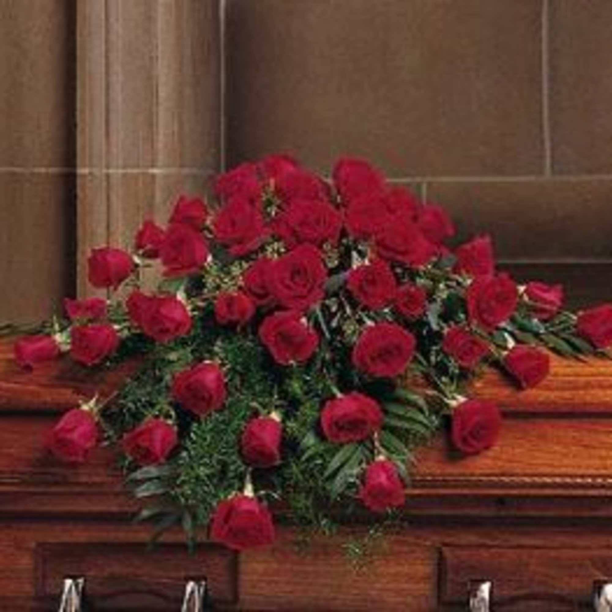 TF 209-4 Red Rose Casket Spray in South Ogden, UT | Floral Expressions