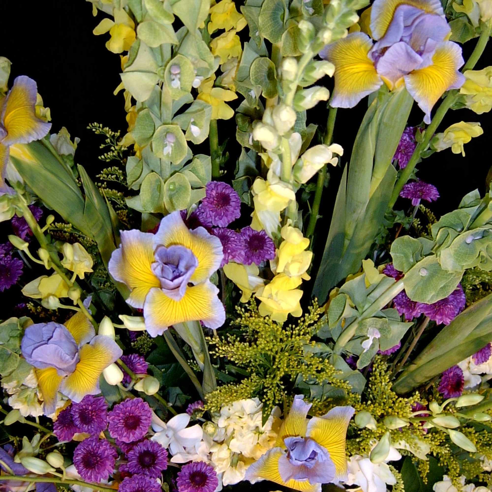 Tall and full assortment of seasonal premium flowers.  Assortment and colors, photo 3 of 3