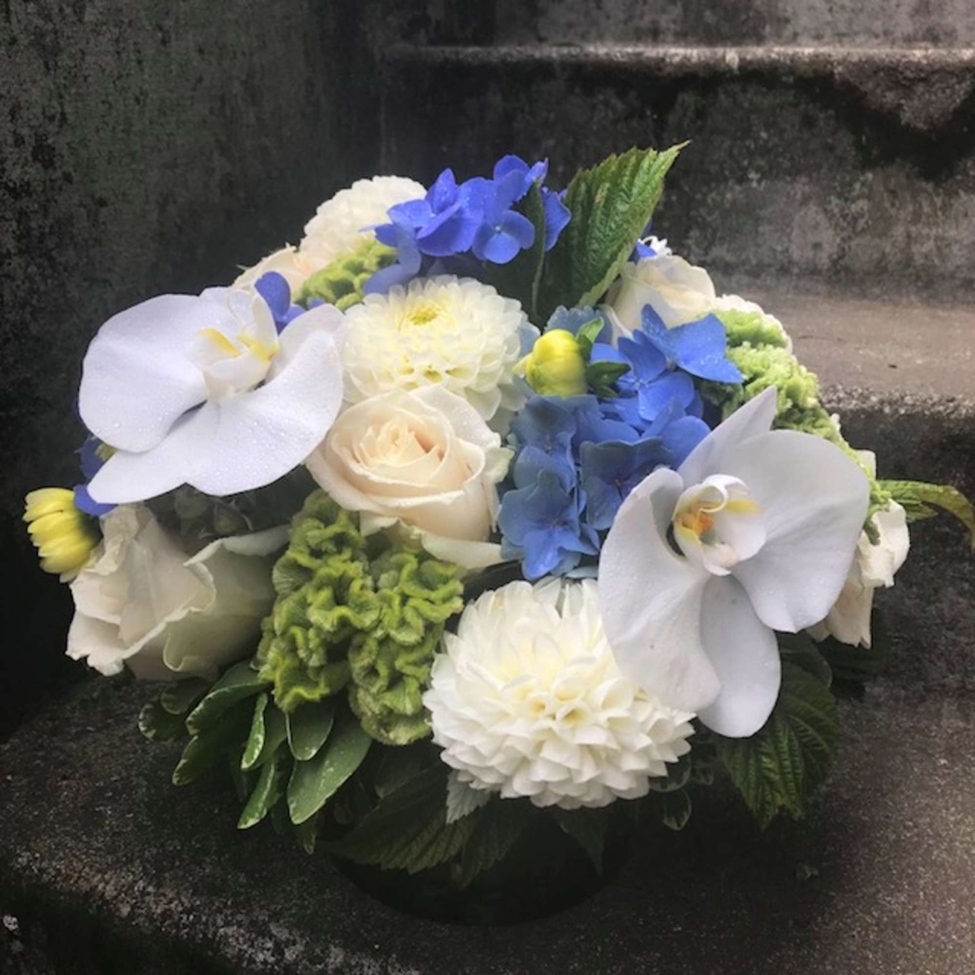 A large arrangement that is appropriately scaled for an office, living room, photo 5 of 11