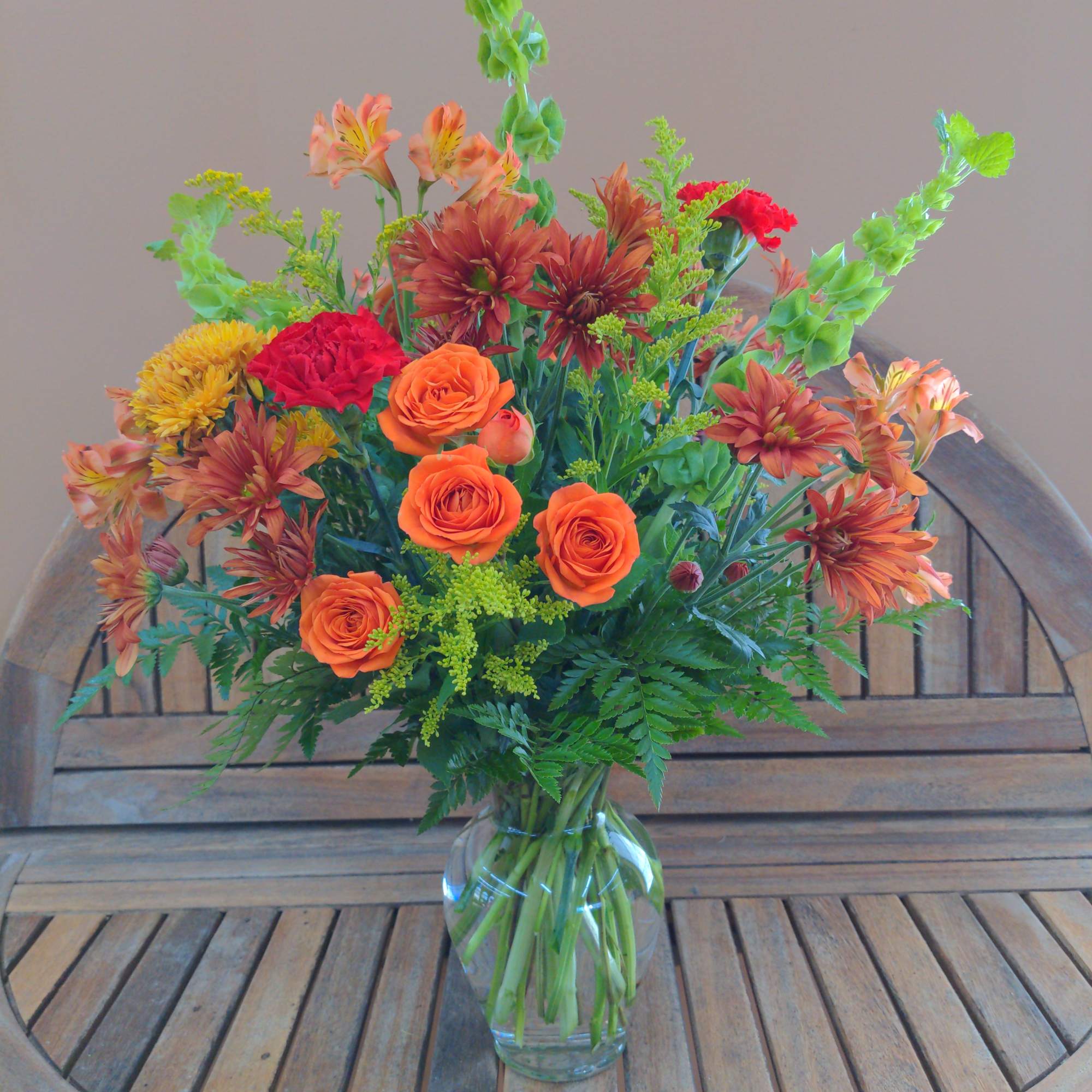 A mix of in season autumn flowers.