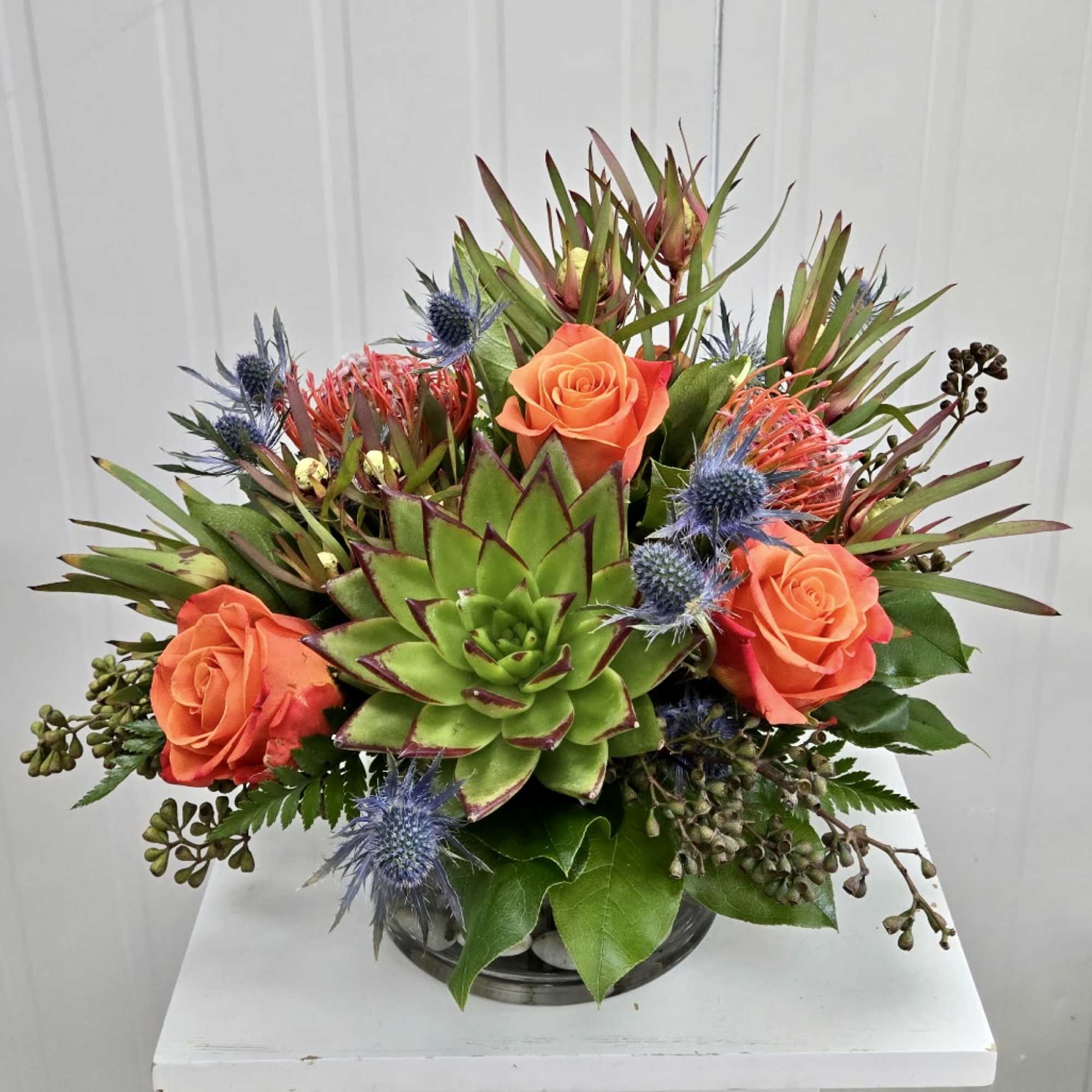 A Low and Airy Mixed Arrangement with a Desert Vibe with Pebble, photo 2 of 2