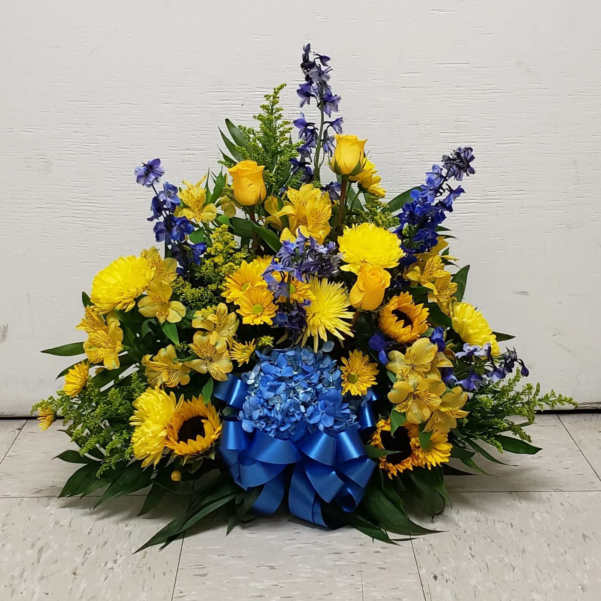 BLUE AND GOLD CEMETERY CENTERPIECE - DELUXE by Twin Towers Florist, Arlington, photo 2 of 2