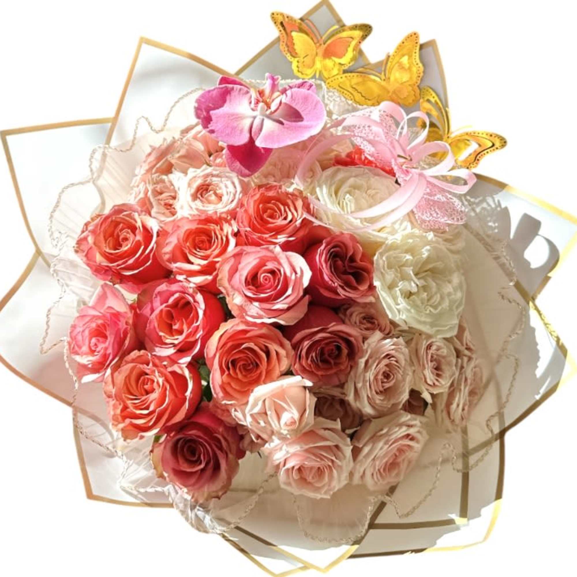 A tightly clustered round bouquet that looks like a romantic daydream -, photo 2 of 2
