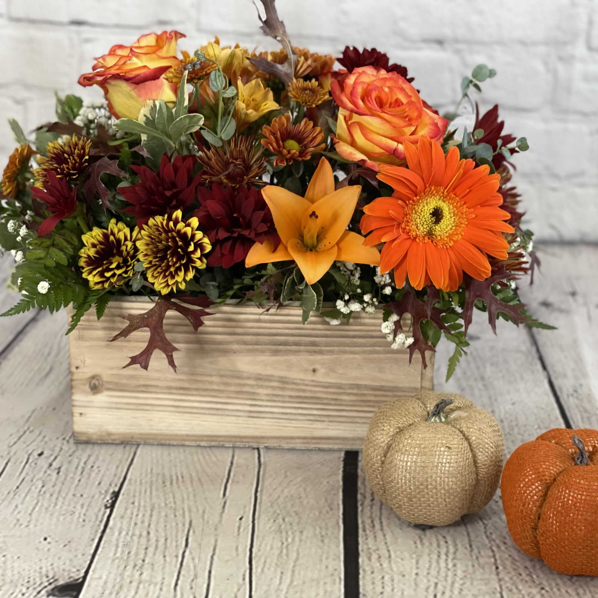 The Woodland Harvest floral arrangement is a striking tribute to the autumn, photo 2 of 2