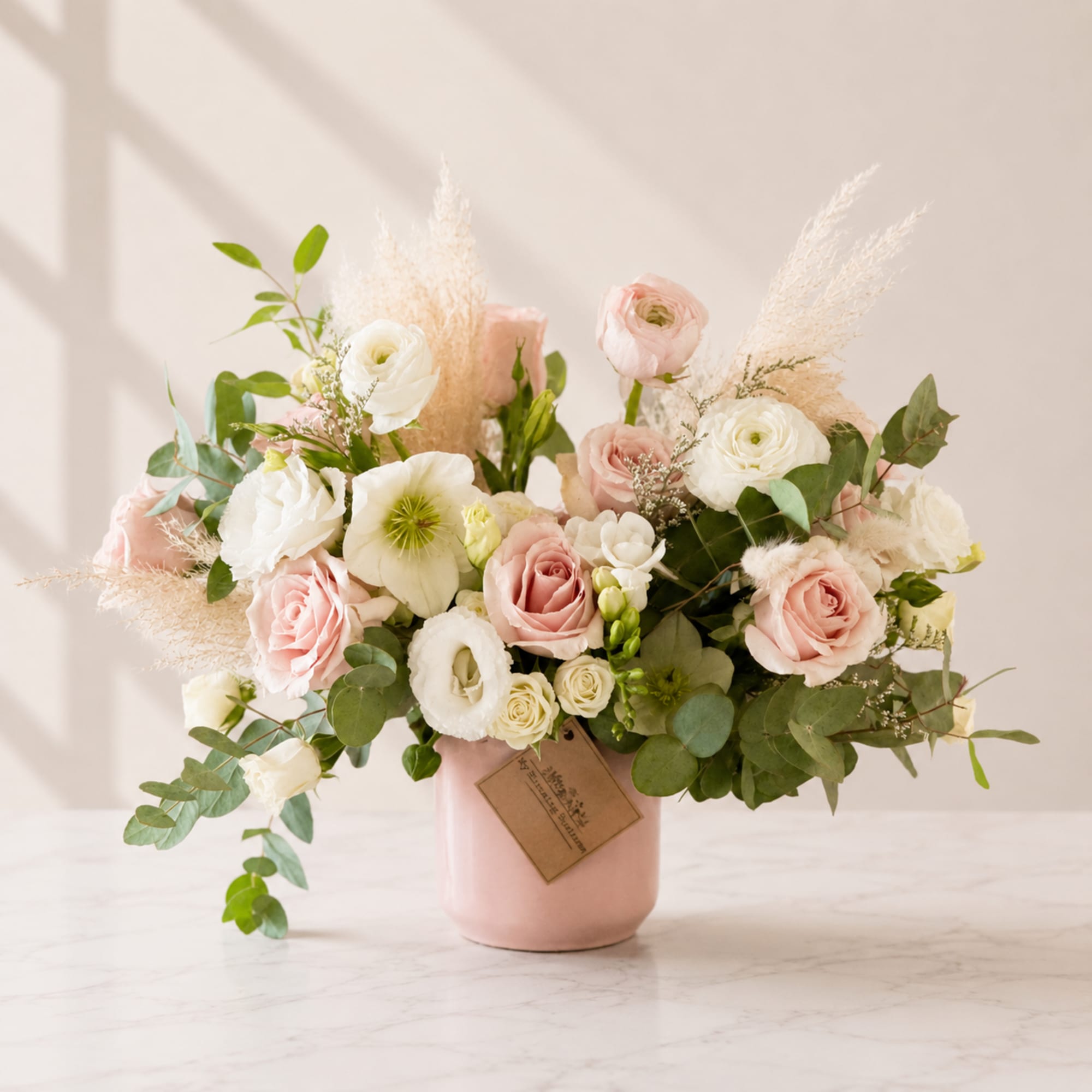 Melrose Arrangement &ndash; by My Blooming Business
Just like the iconic Los Angeles