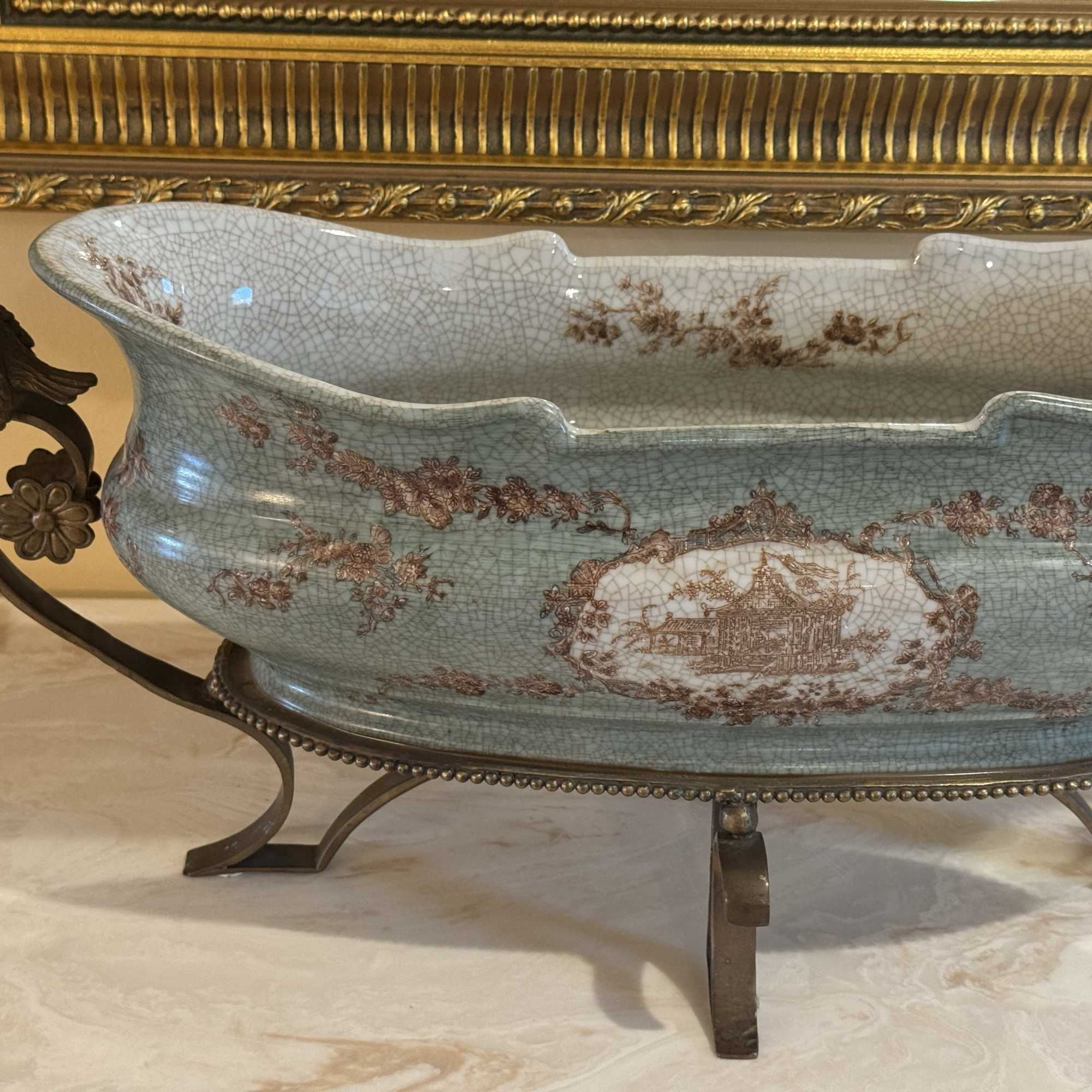 Beautiful Porcelain Centerpiece Cachepot with bronze handles and legs and beautiful detailing.
Excellent, photo 2 of 4