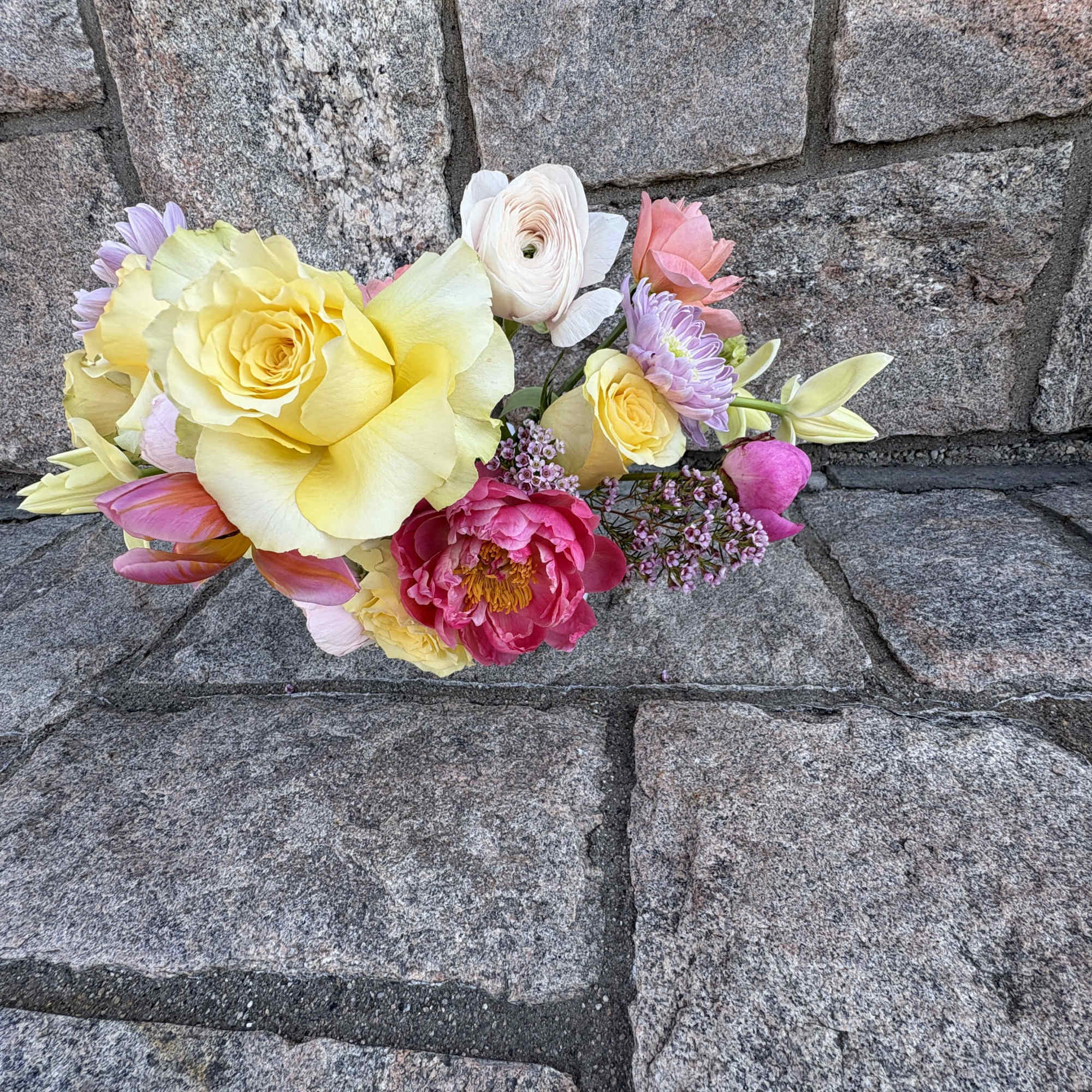 A fresh, sunlit mix that feels like the warm days ahead! , photo 4 of 4