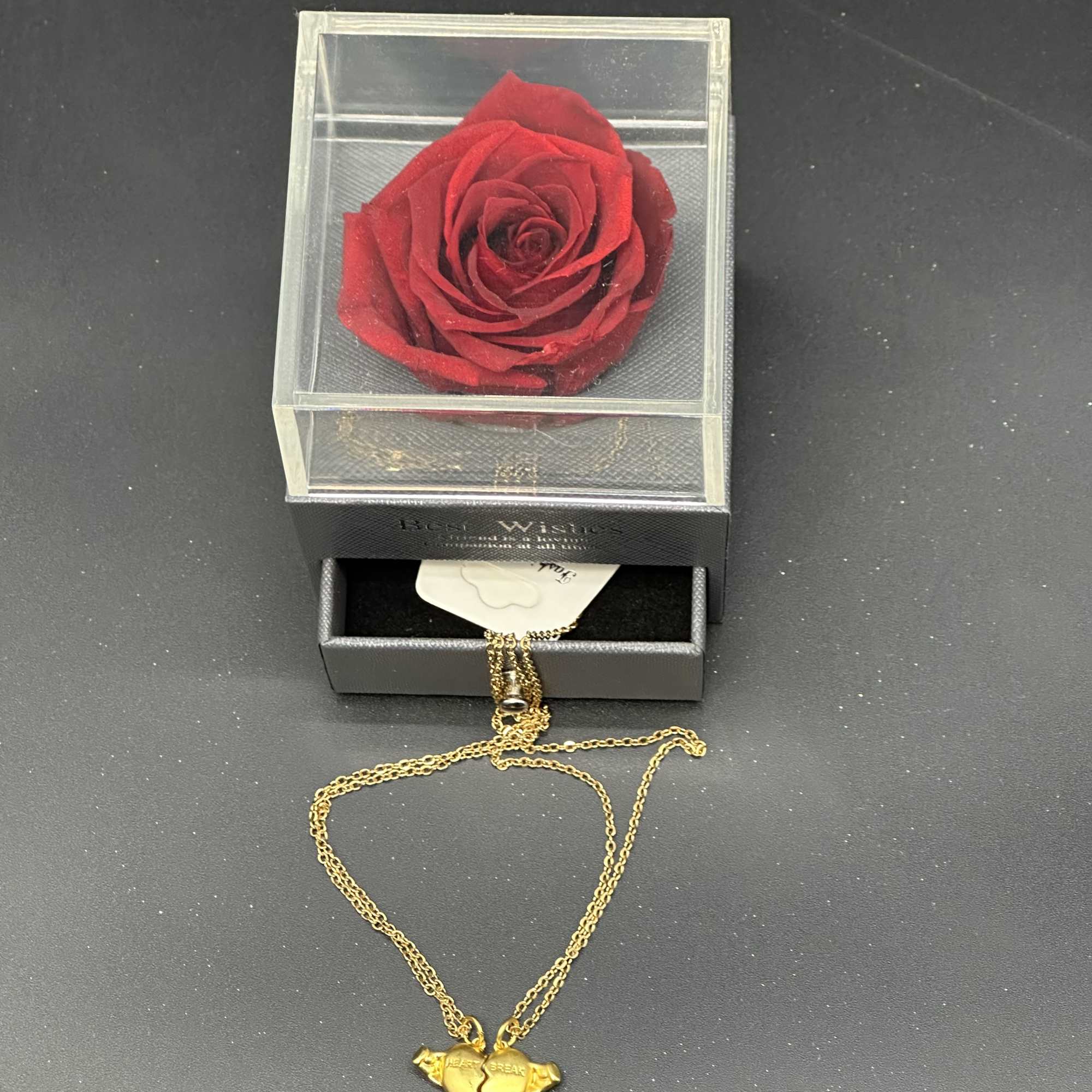 A stunning necklace with heart that will add a touch of with, photo 4 of 9